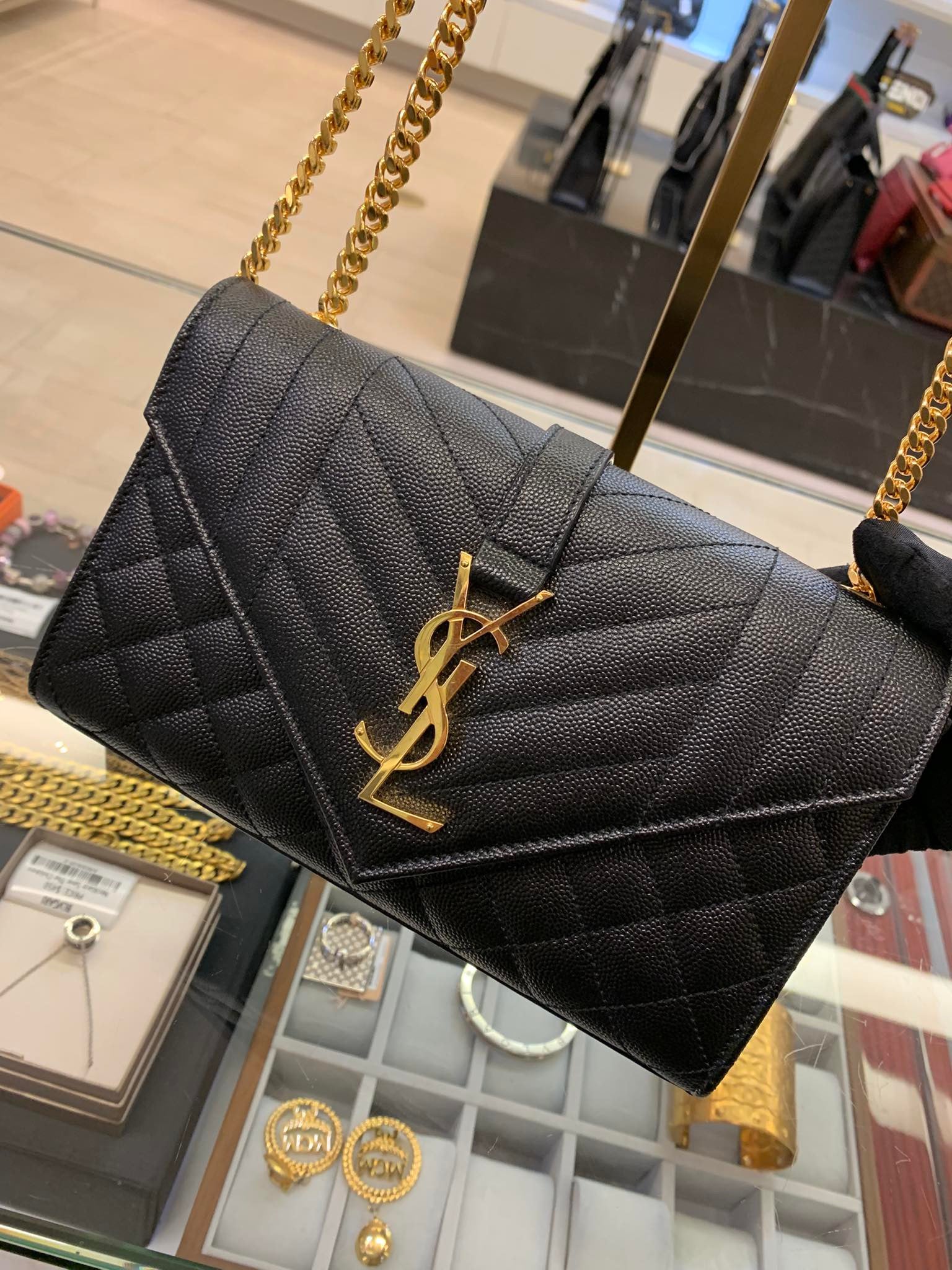 Saint Laurent Envelope Small Bag
Grain de Poudre Black