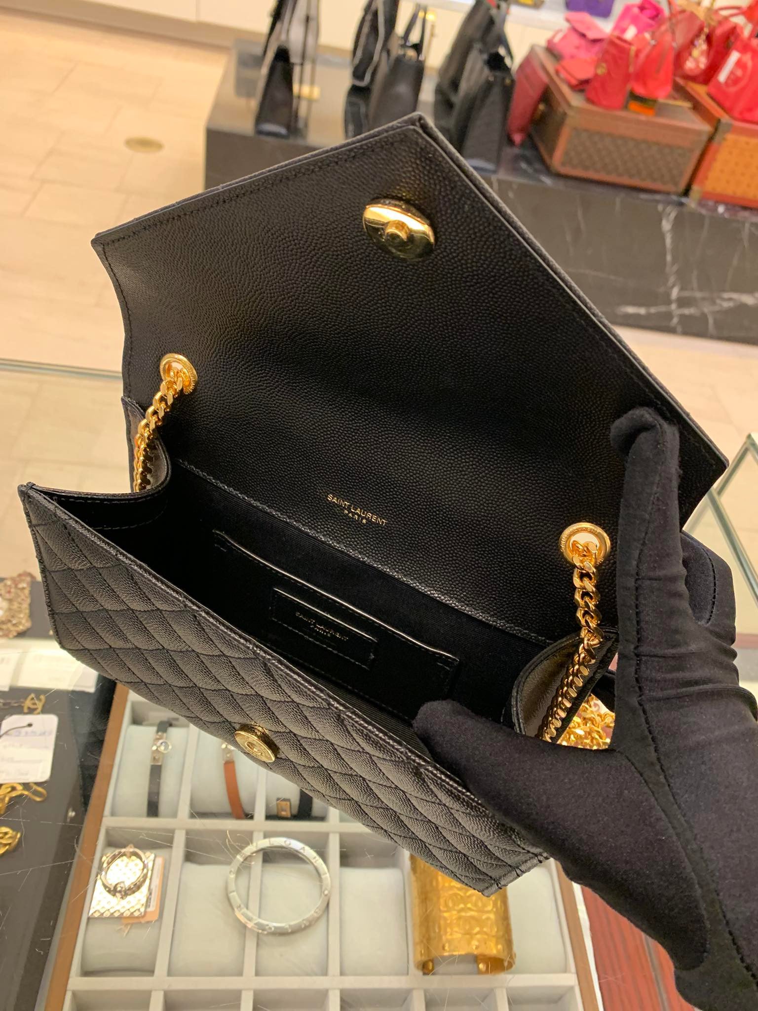 Saint Laurent Envelope Small Bag
Grain de Poudre Black