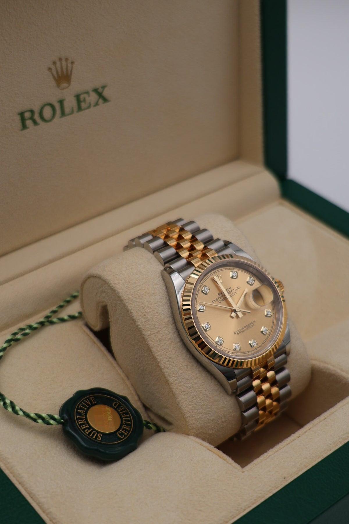 Rolex Datejust Two-Toned YellowGold fluted bezel 36mm jubilee bracelet