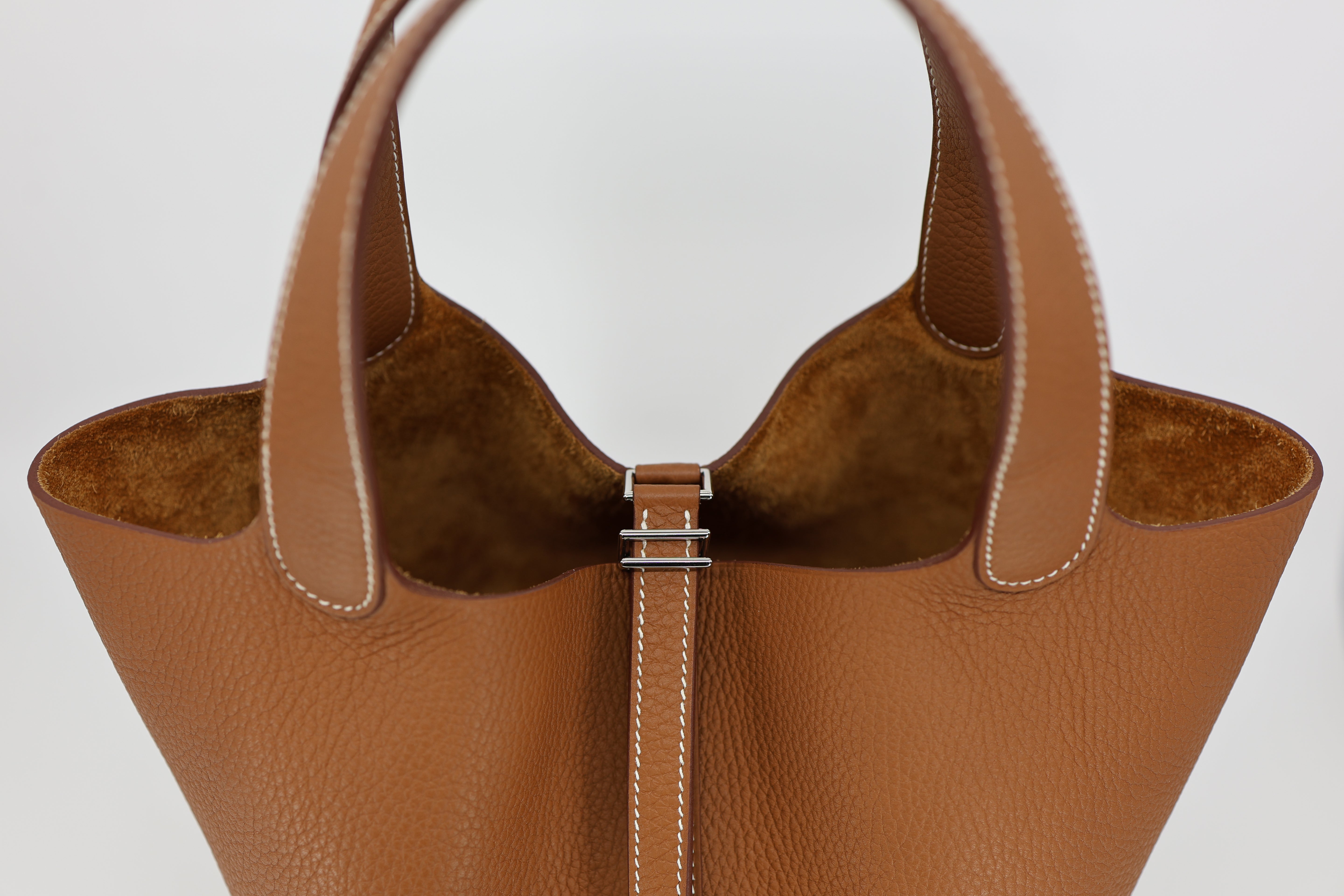 Hermes Taurillon Clemence Picotin 22 Gold