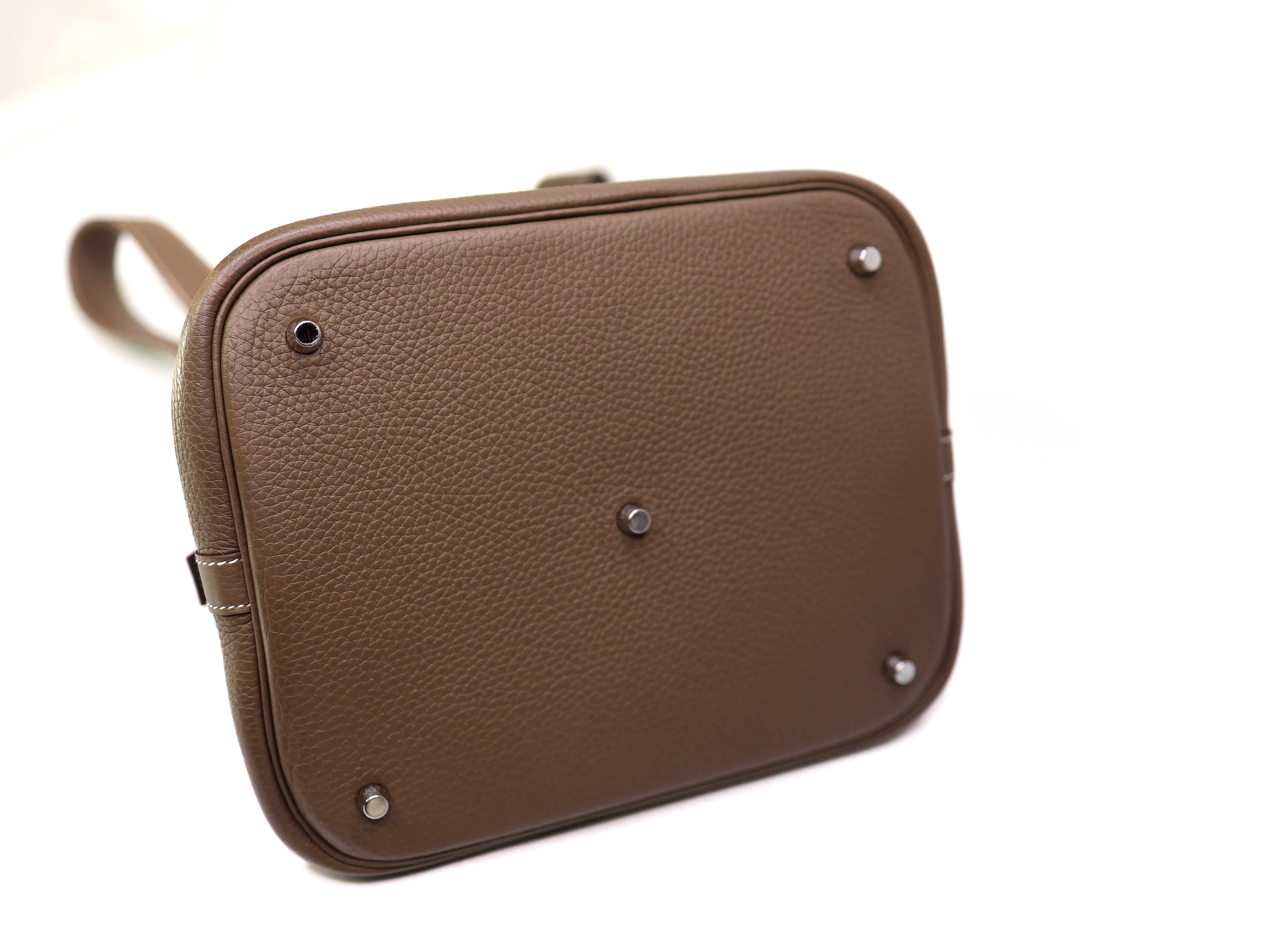 Hermes Taurillon Clemence Picotin Lock 26 GM Etoupe