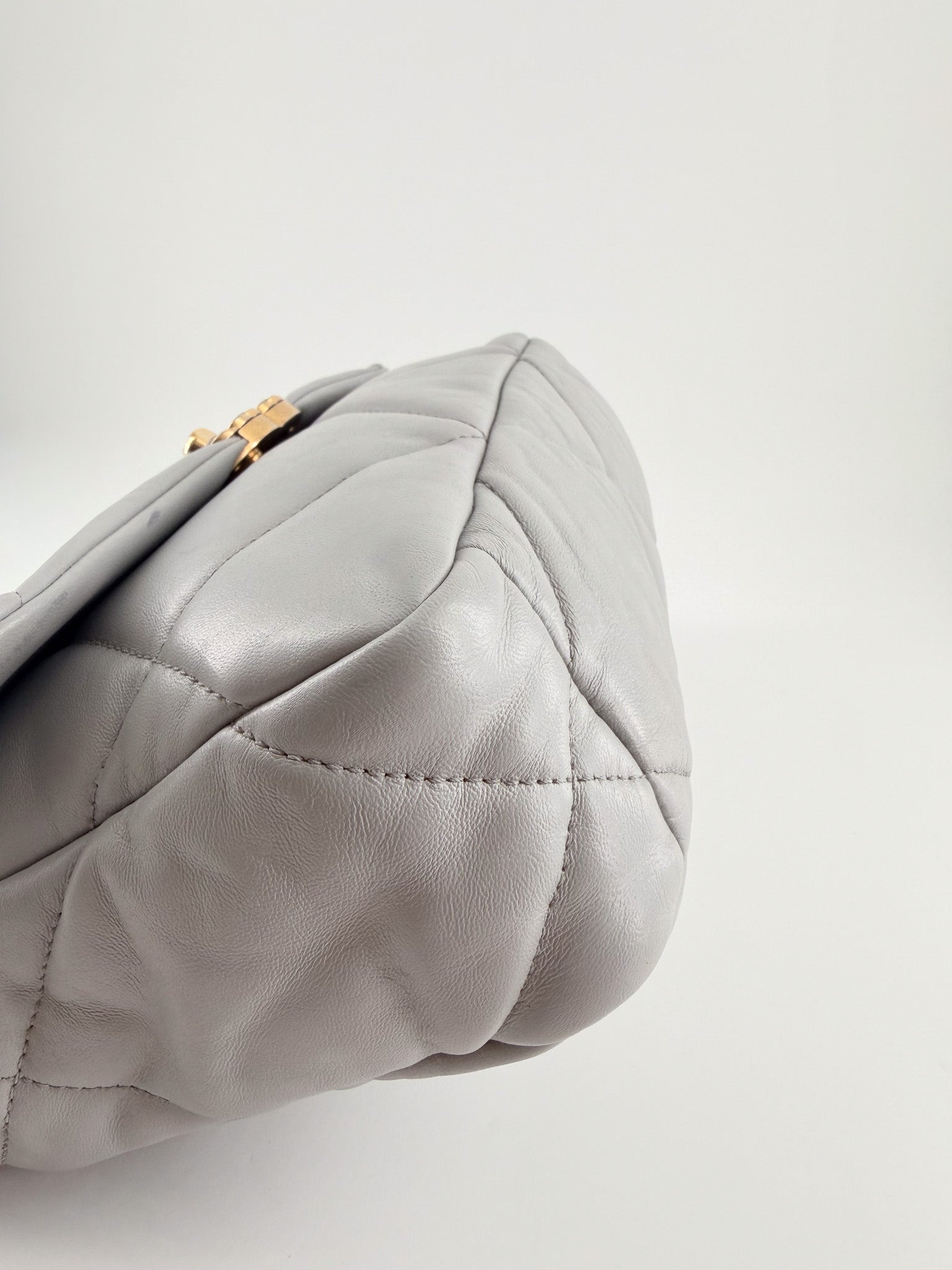 Chanel 19 Flap Small 21B Grey Lambskin