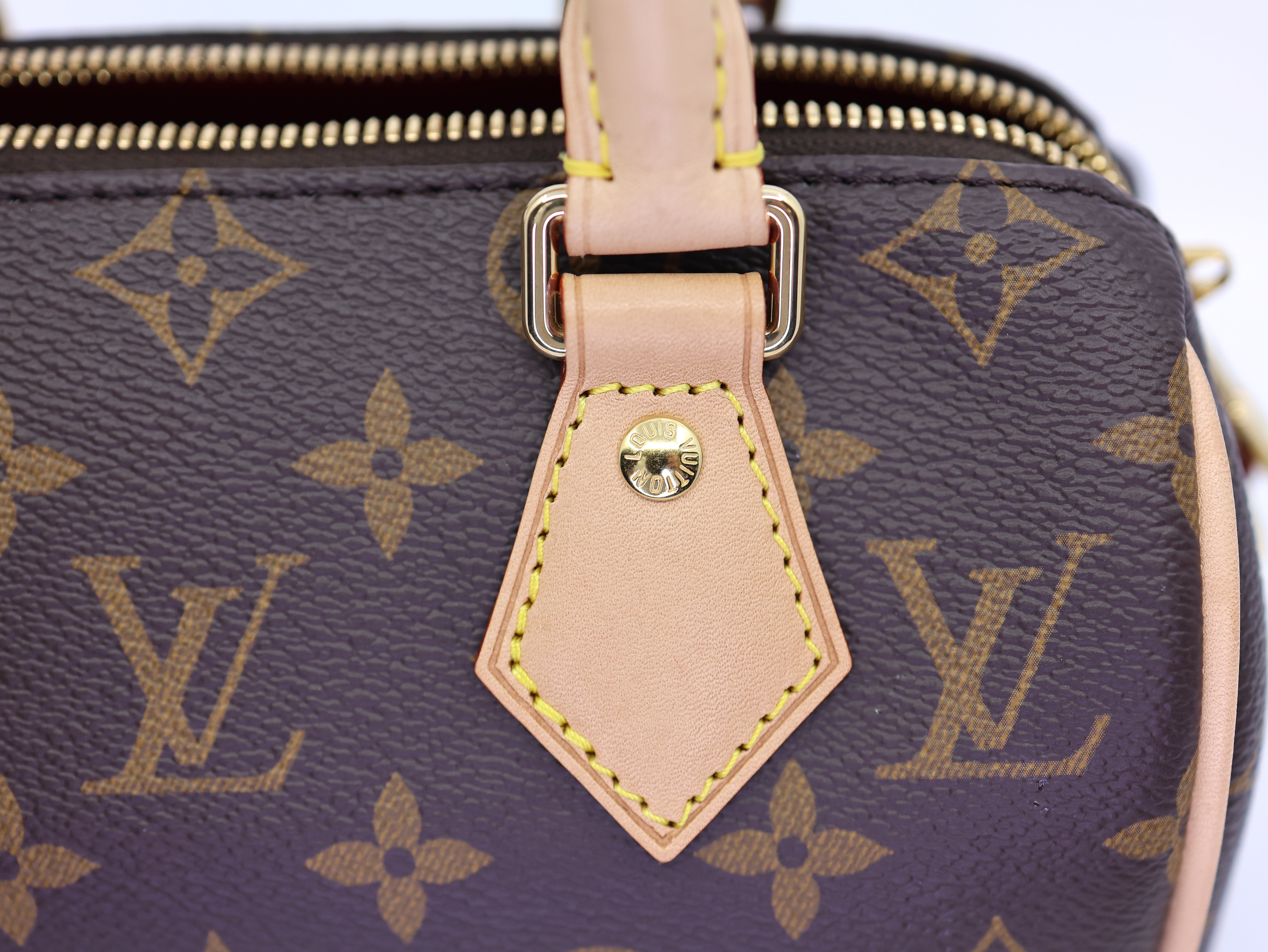 Louis Vuitton Monogram Speedy Bandouliere 20 Beige