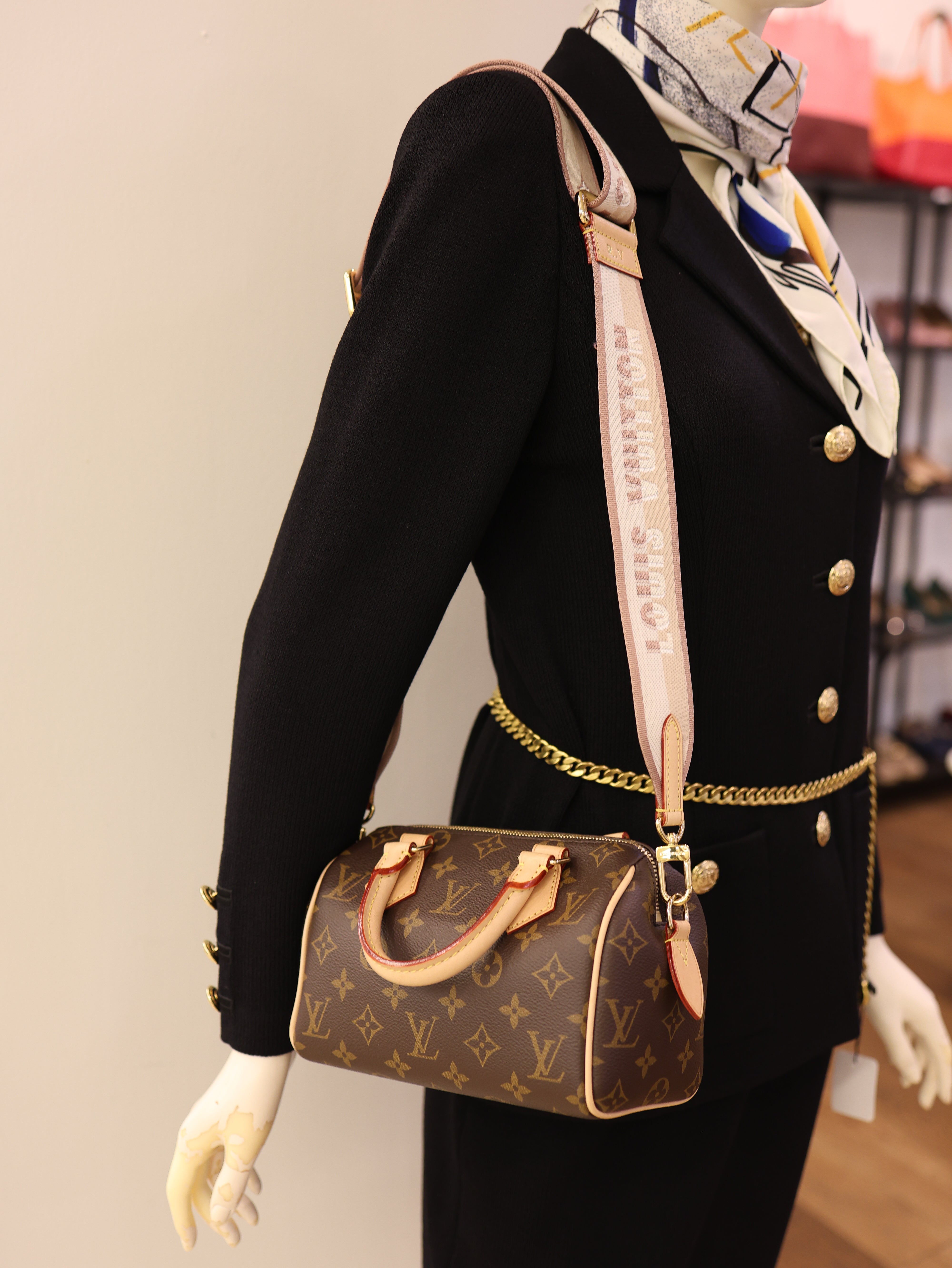 Louis Vuitton Monogram Speedy Bandouliere 20 Beige