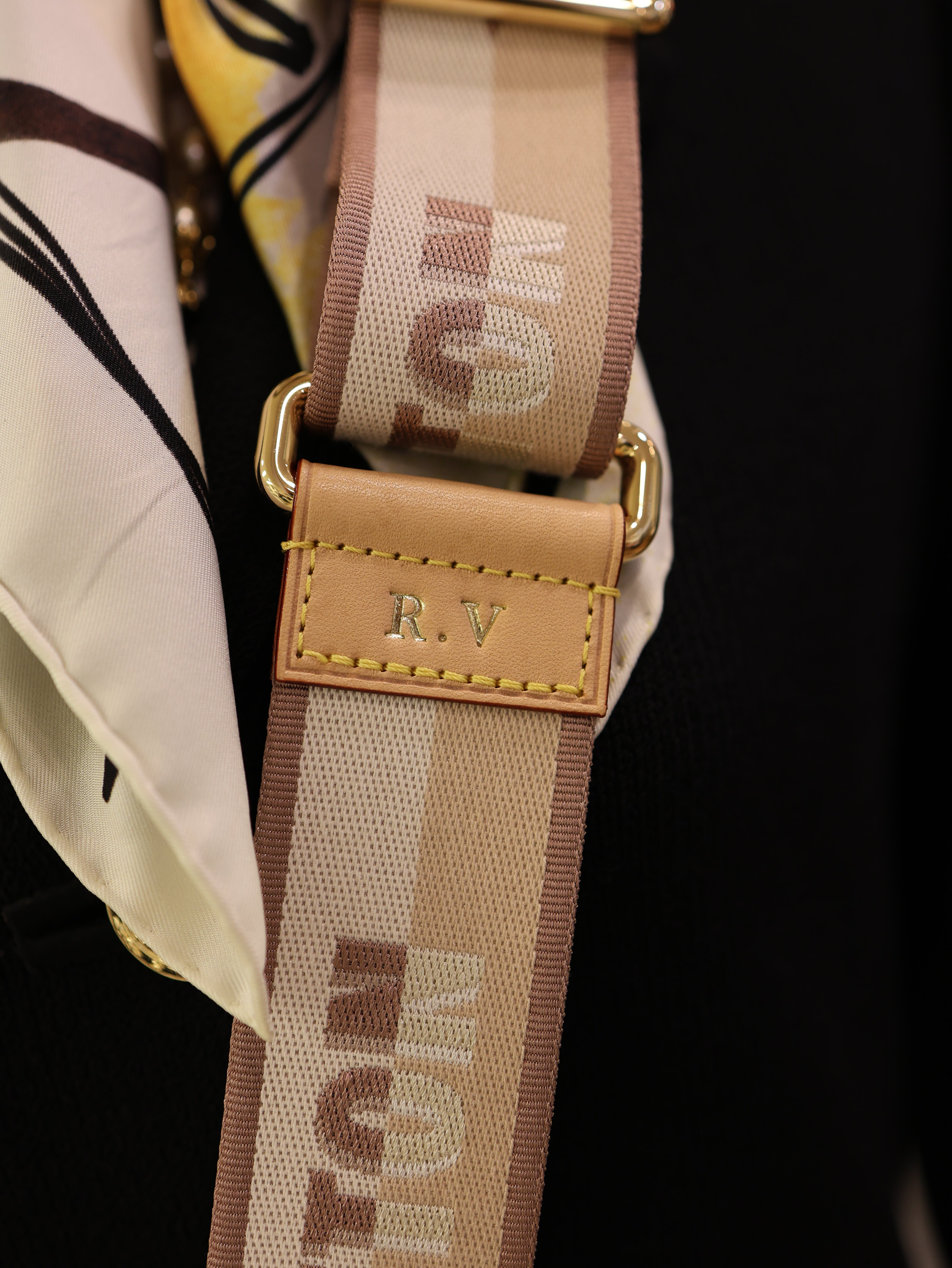 Louis Vuitton Monogram Speedy Bandouliere 20 Beige