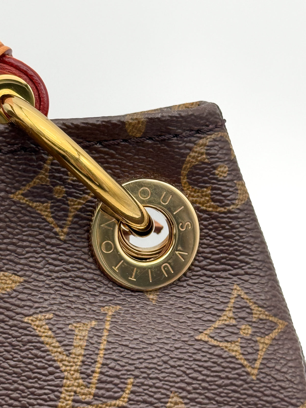 Louis Vuitton Artsy MM in Monogram