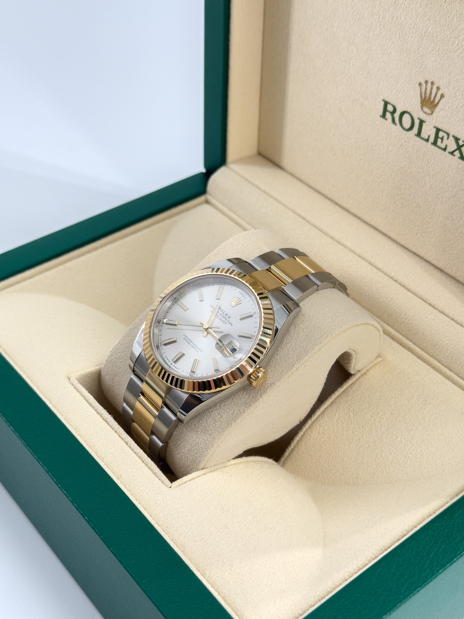 Rolex Datejust 41 Steel Yellow Gold Silver Dial Oyster 126333