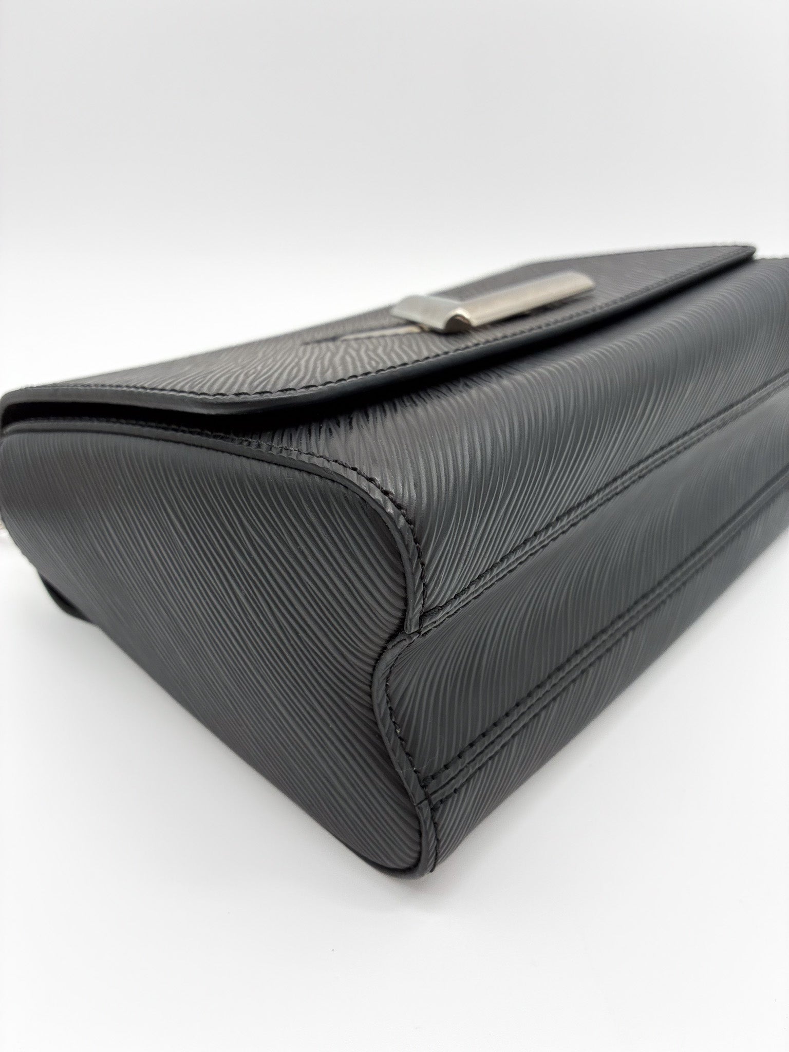Louis Vuitton Twist Epi MM Black SHW