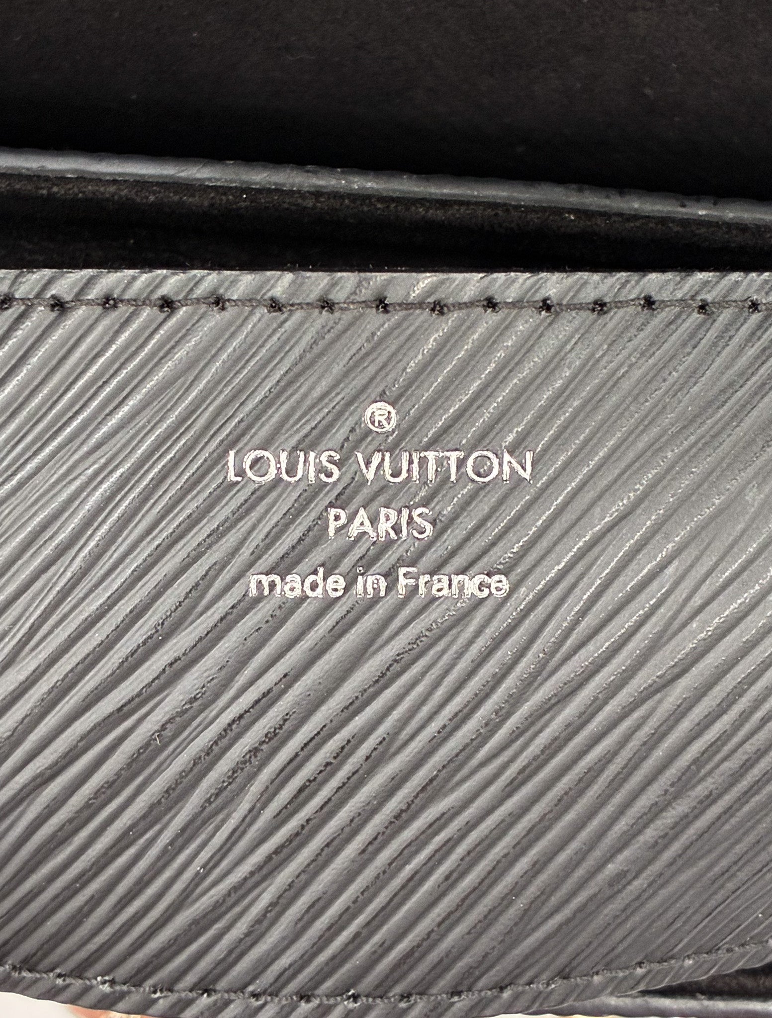 Louis Vuitton Twist Epi MM Black SHW