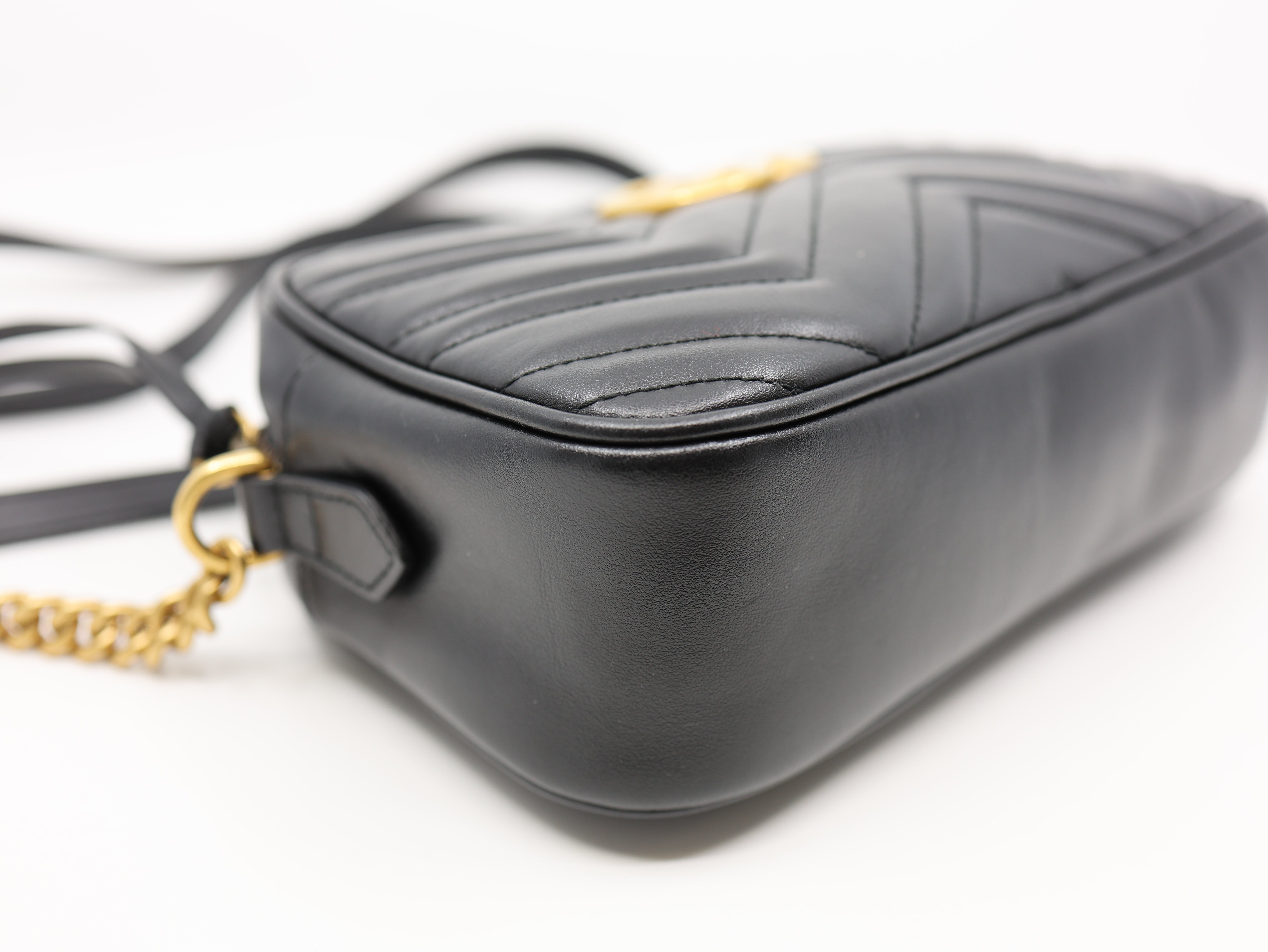 Gucci GG Marmont Chain Shoulder Bag Black Calfskin Matelasse Small