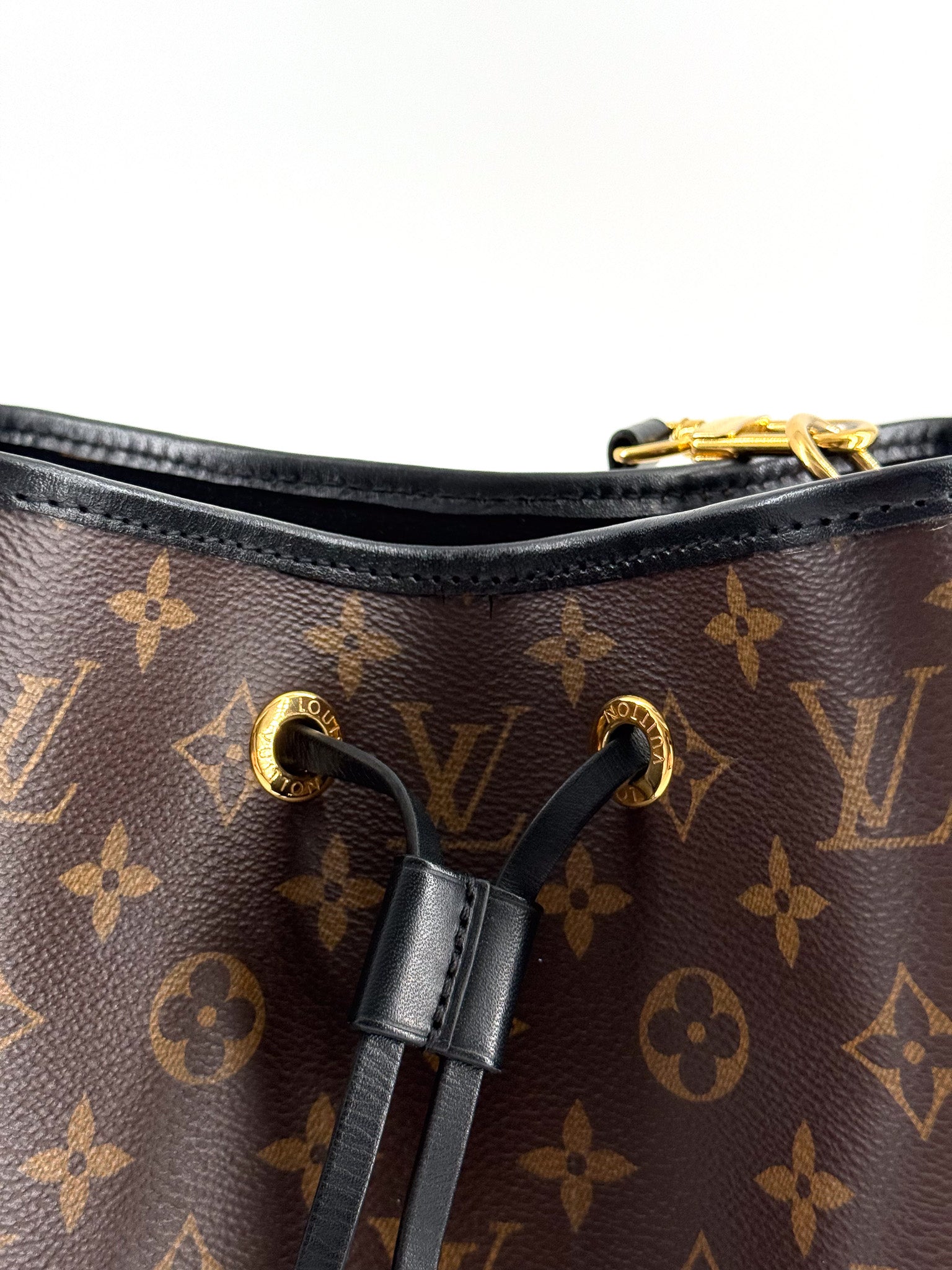 Louis Vuitton Monogram Neonoe MM Black