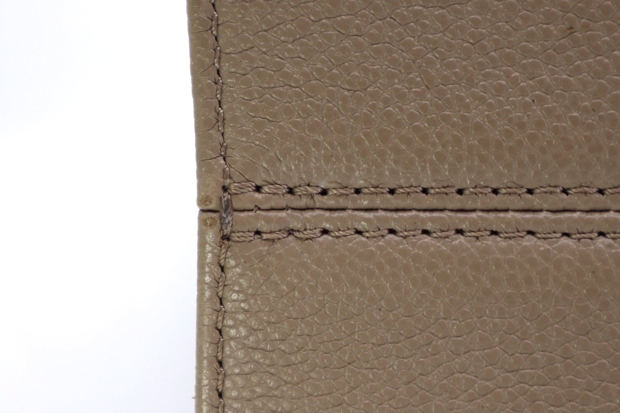 Louis Vuitton OnTheGo Giant Monogram Empreinte MM Tourterelle Creme