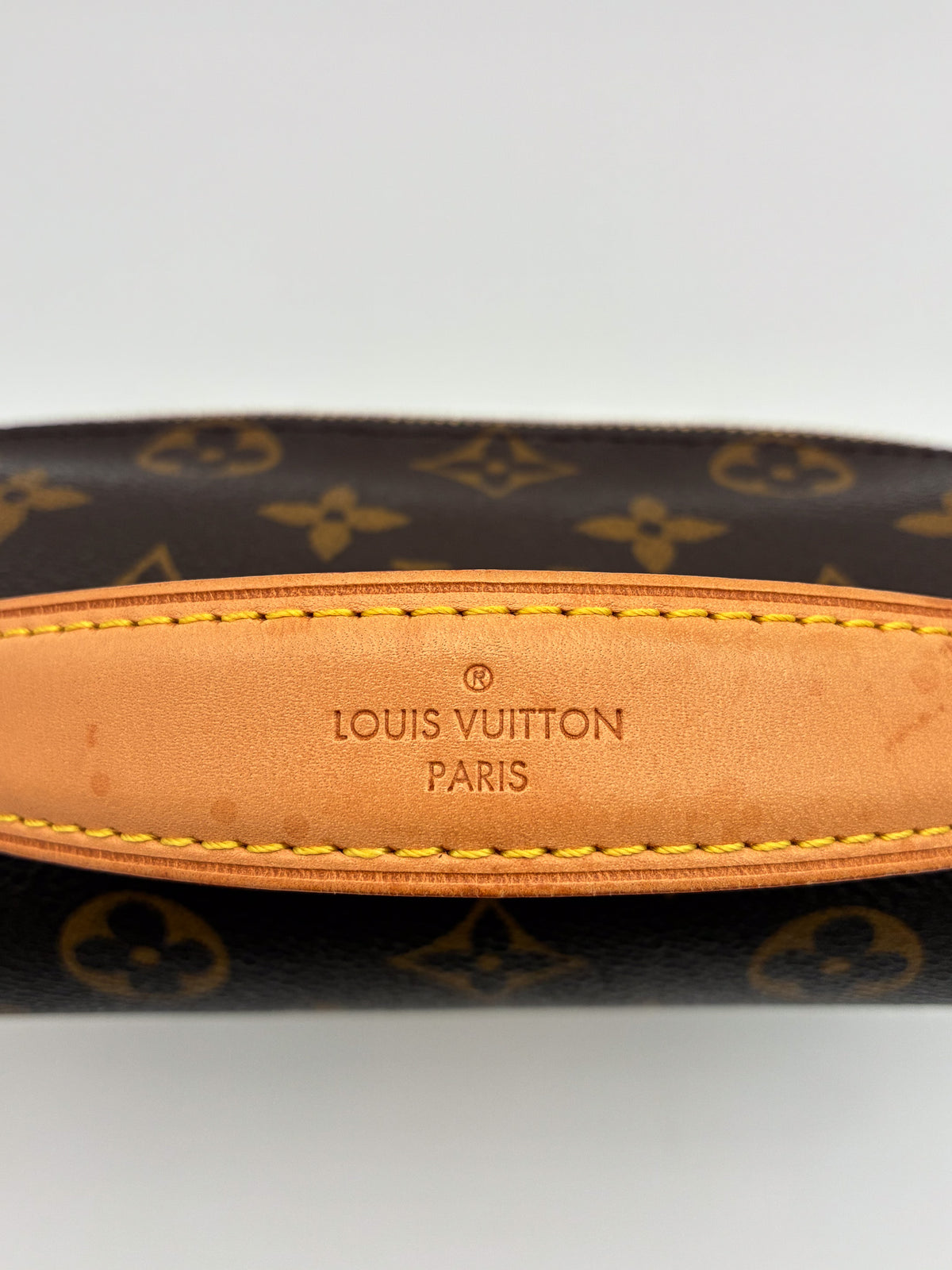 Louis Vuitton Pochette Metis in monogram
