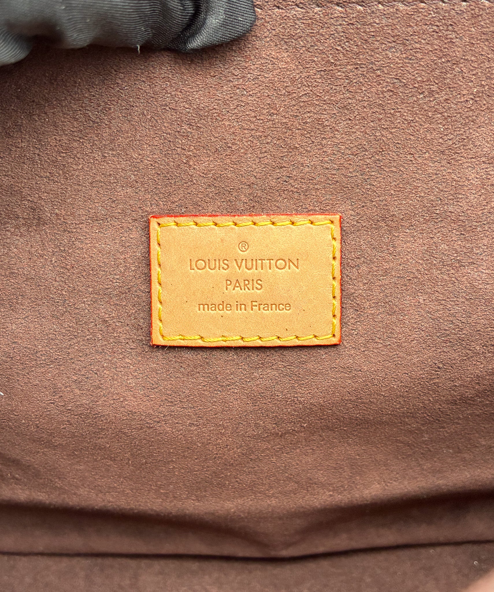 Louis Vuitton Pochette Metis in monogram