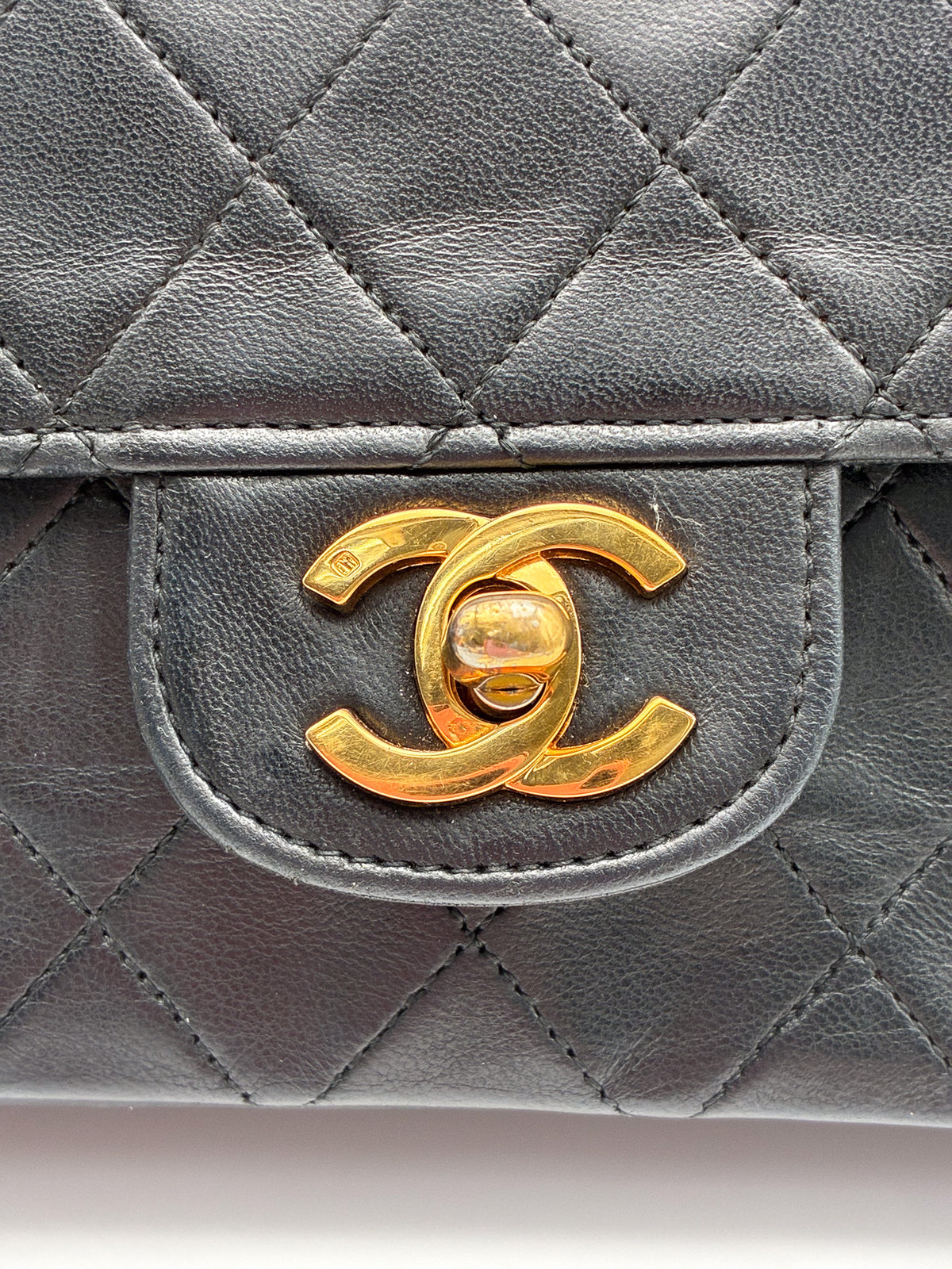 Chanel Vintage Classic Double Flap Medium lambskin