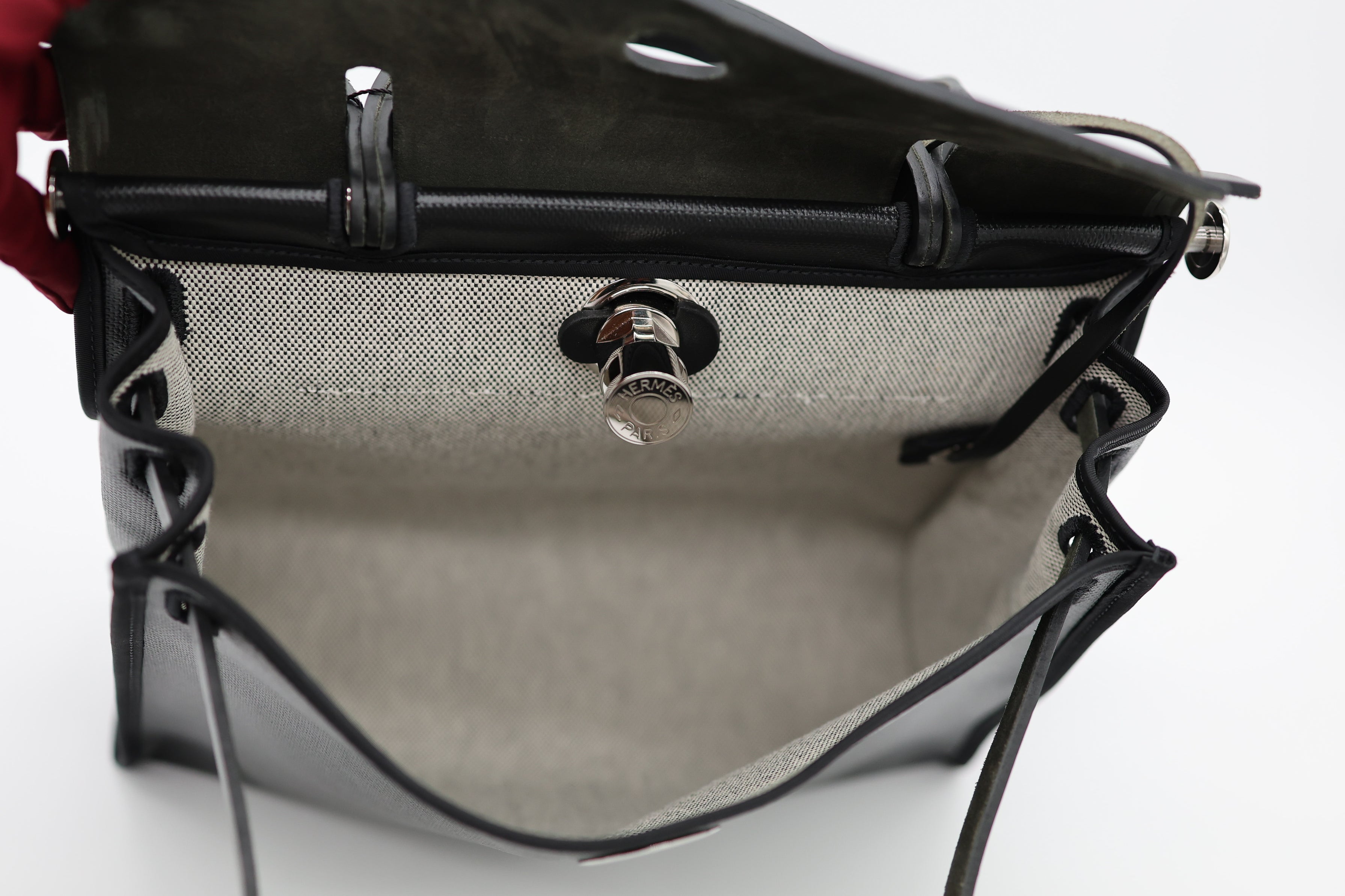 Hermes Toile H Berline Vache Hunter Herbag Zip PM 31 Black Ecru