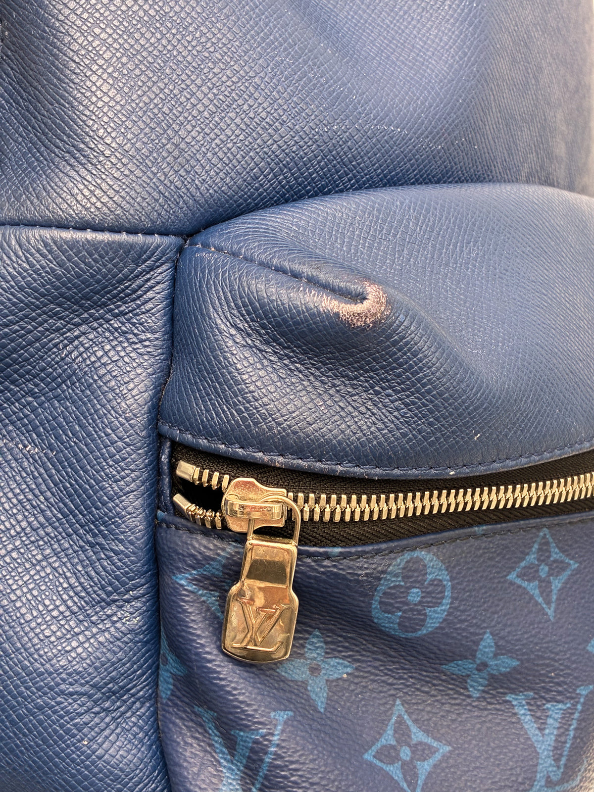 LV Discovery Monogram Blue Backpack Taiga