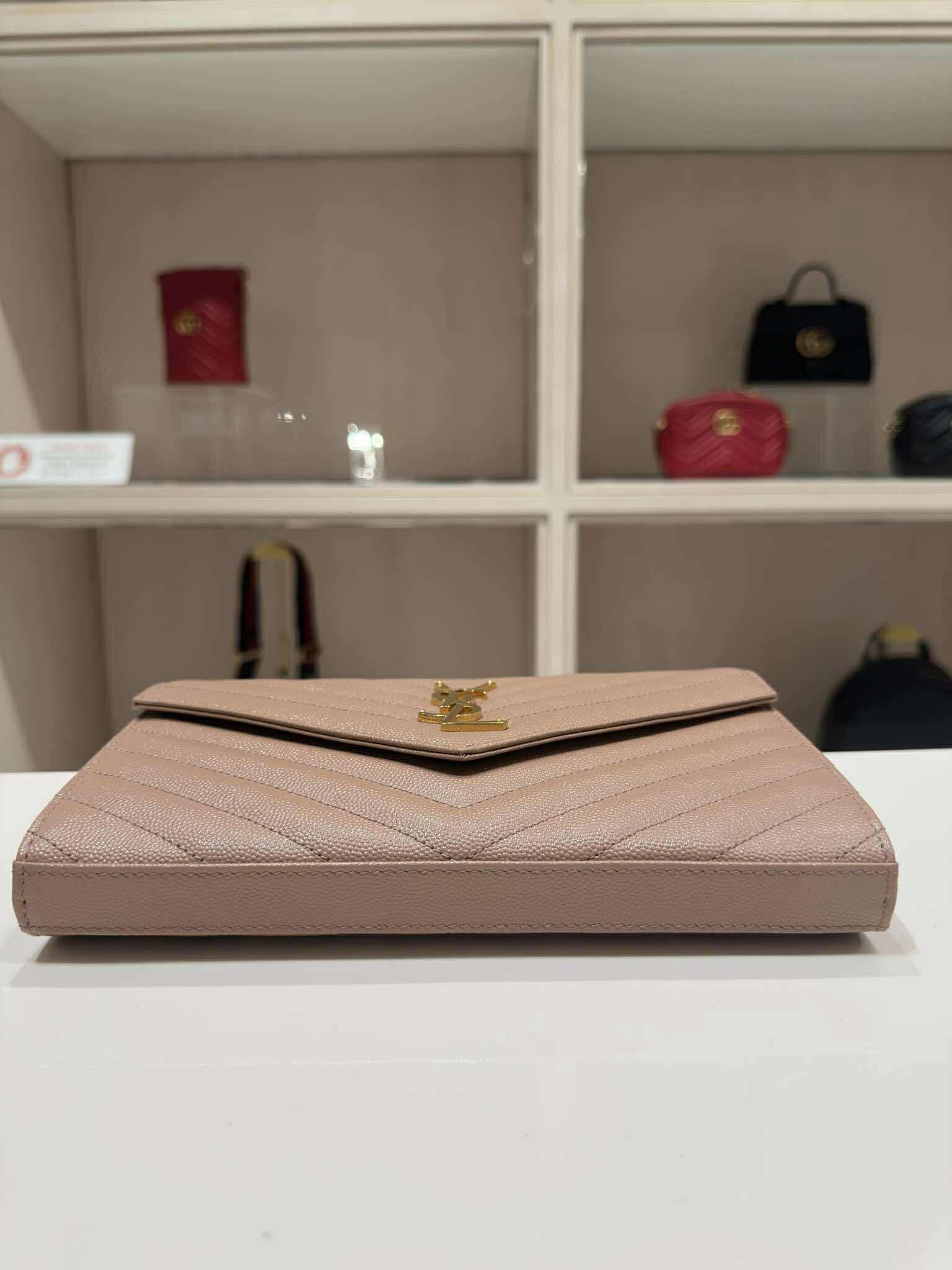 Saint Laurent Portefeuille enveloppe leather handbag