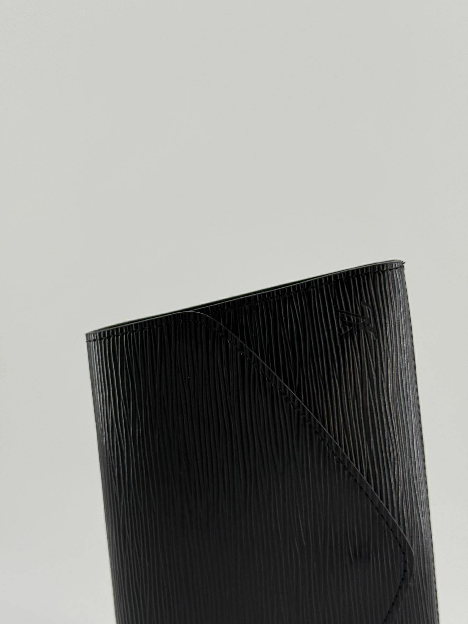 Louis Vuitton Pouch Epi black