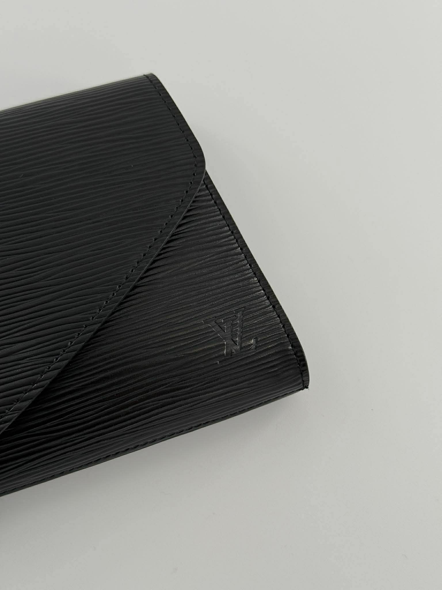 Louis Vuitton Pouch Epi black