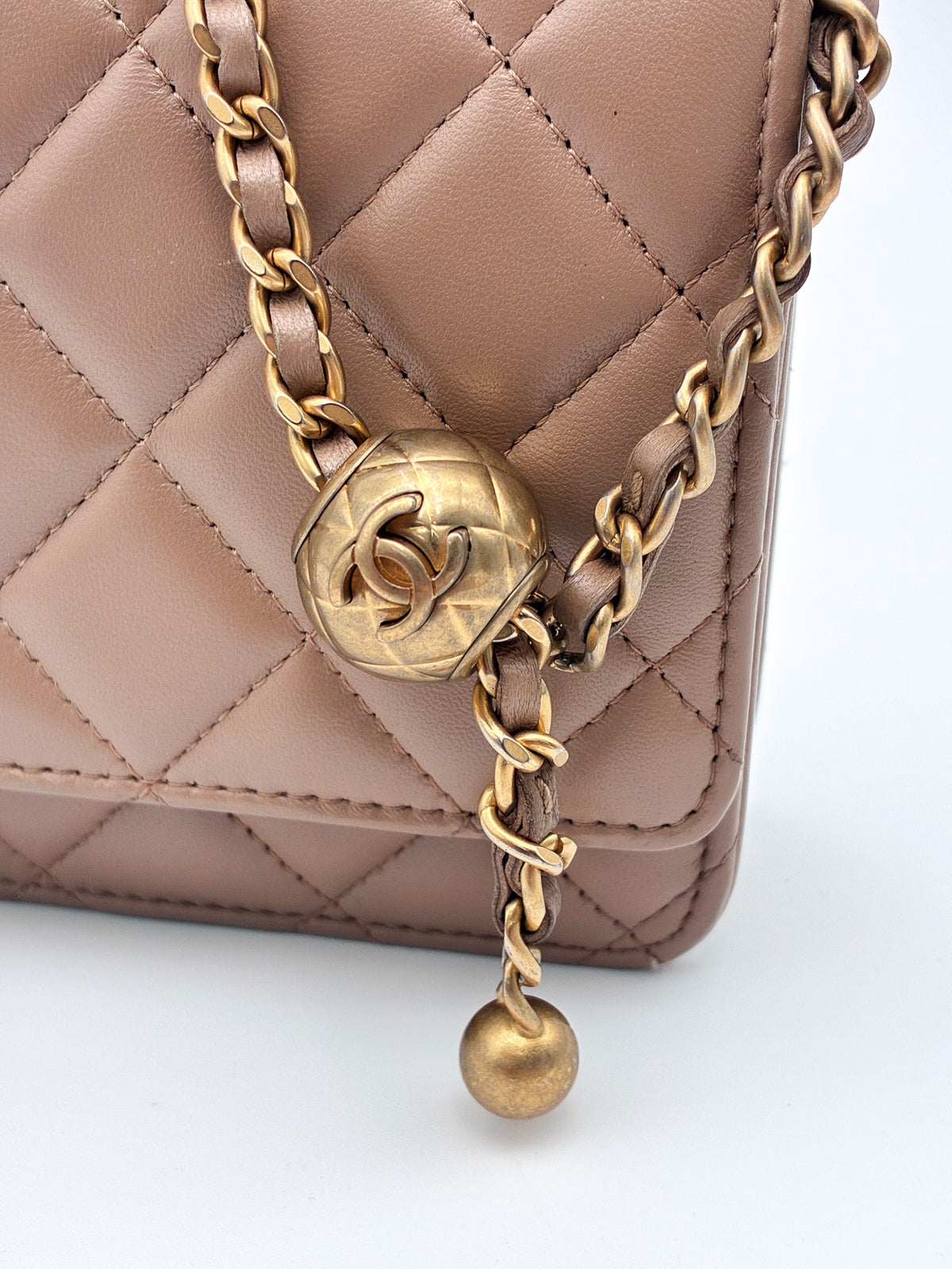 Chanel WOC Beige Pearl Crush Lambskin GHW