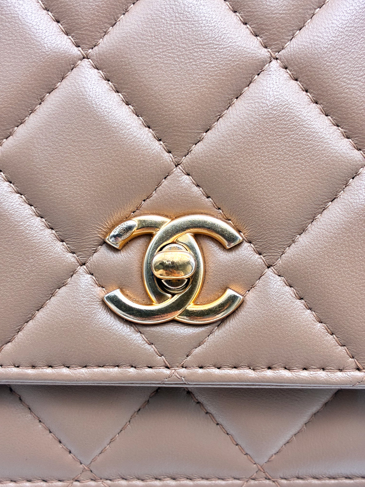 Chanel WOC Beige Pearl Crush Lambskin GHW
