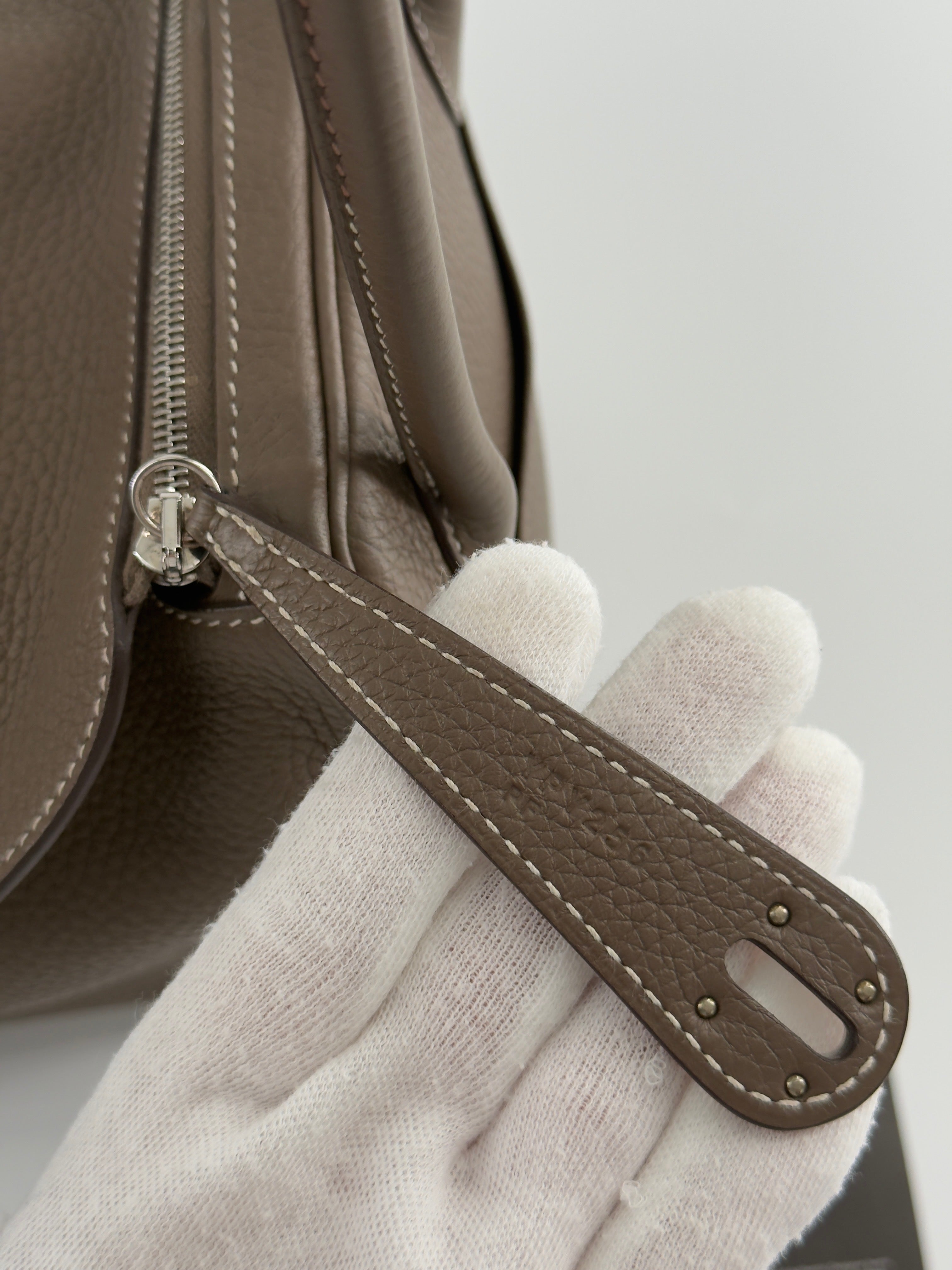 Hermes Lindy 26 shoulder bag Etoupe Clemence leather with palladium hardware