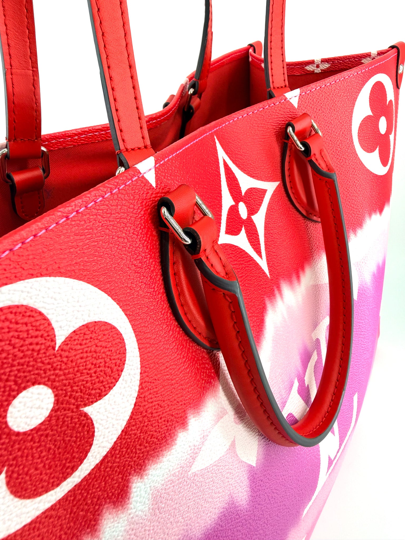 Louis Vuitton Monogram Escale Onthego GM Rouge