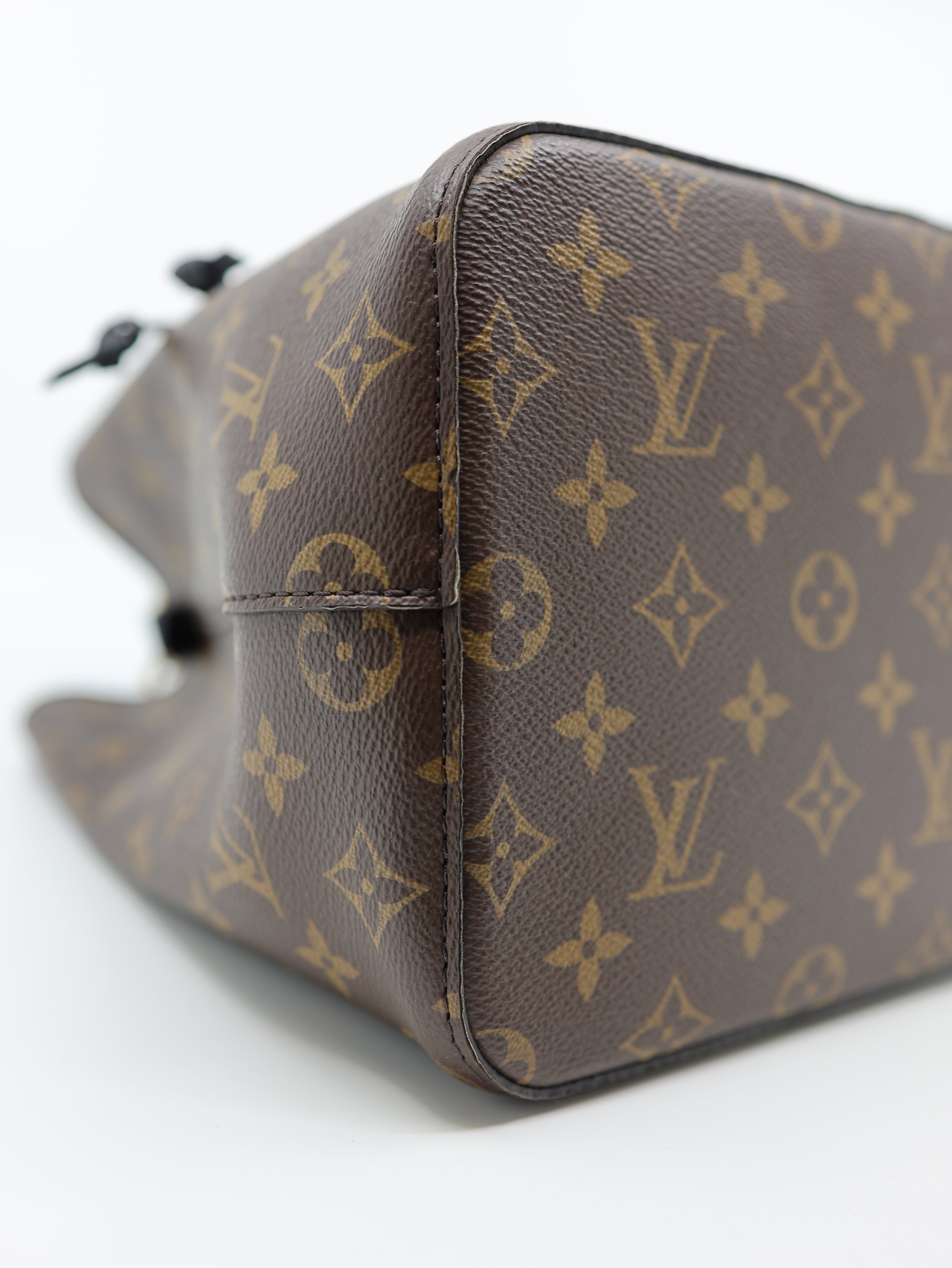 Louis Vuitton Neonoe Monogram MM