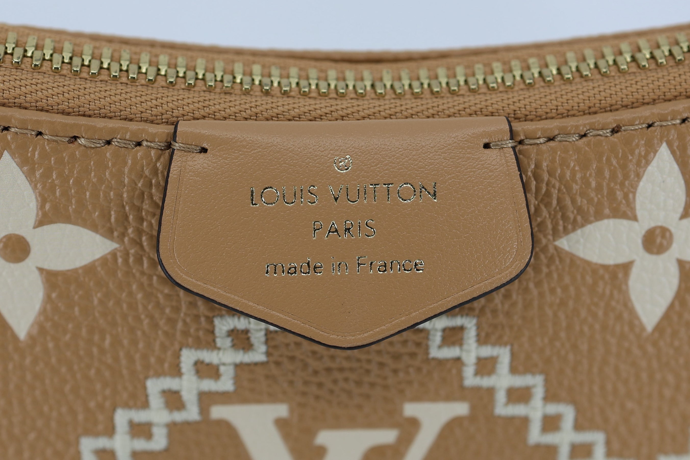 Louis Vuitton Easy Pouch On Strap Arizona