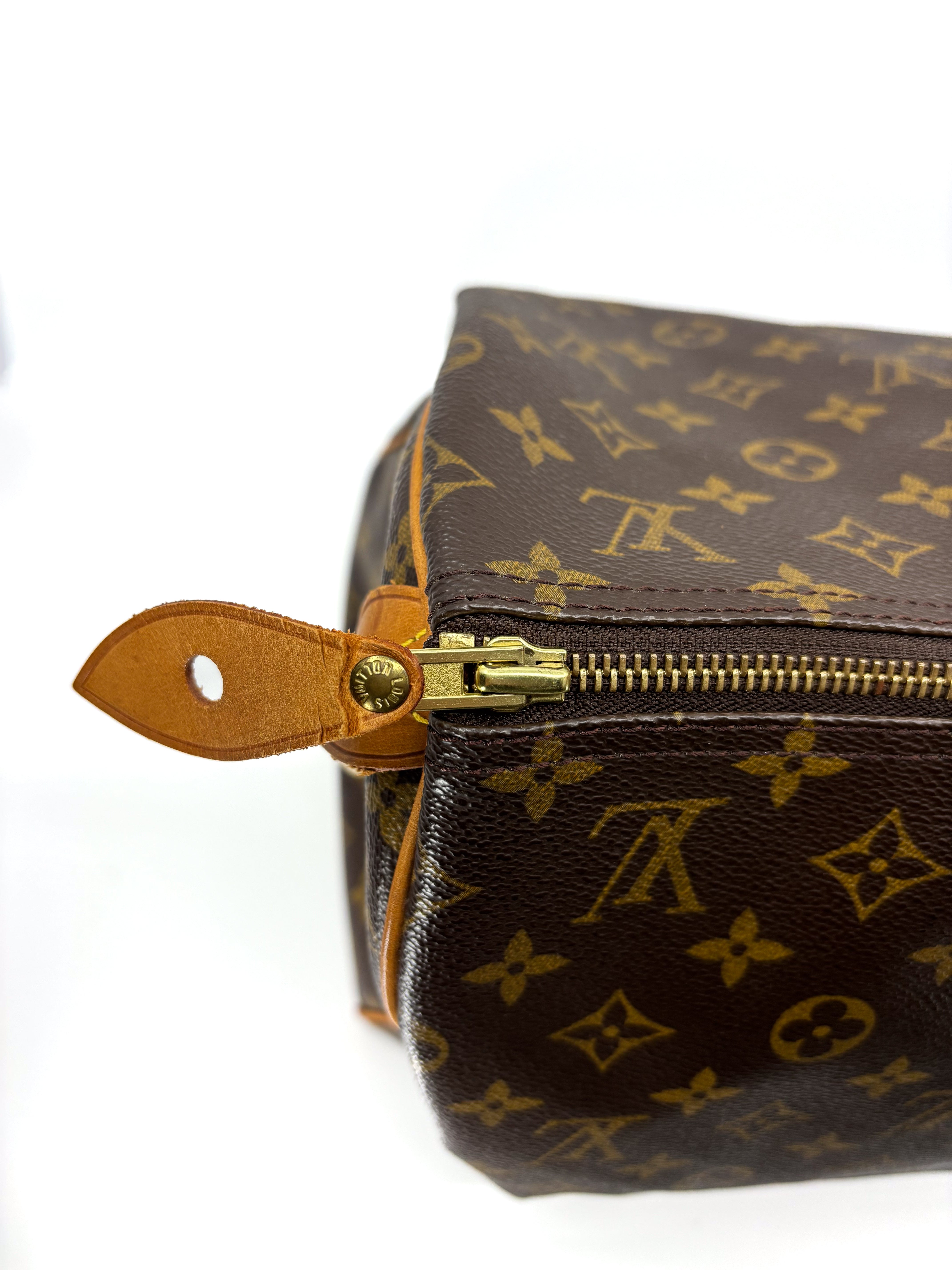 Louis Vuitton Speedy 40 Monogram Canvas