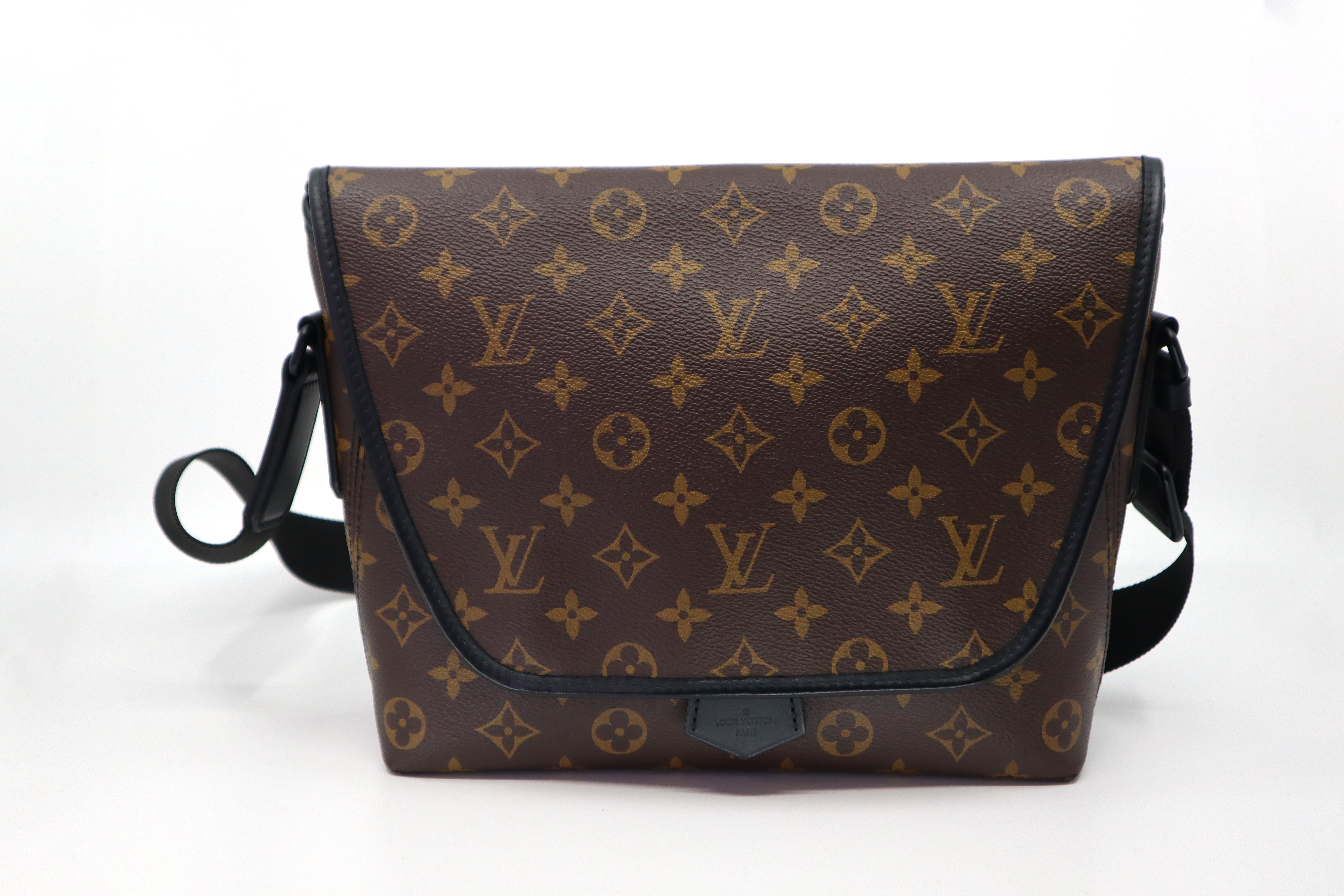 Louis Vuitton Magnetic Messenger Monogram Canvas Brown