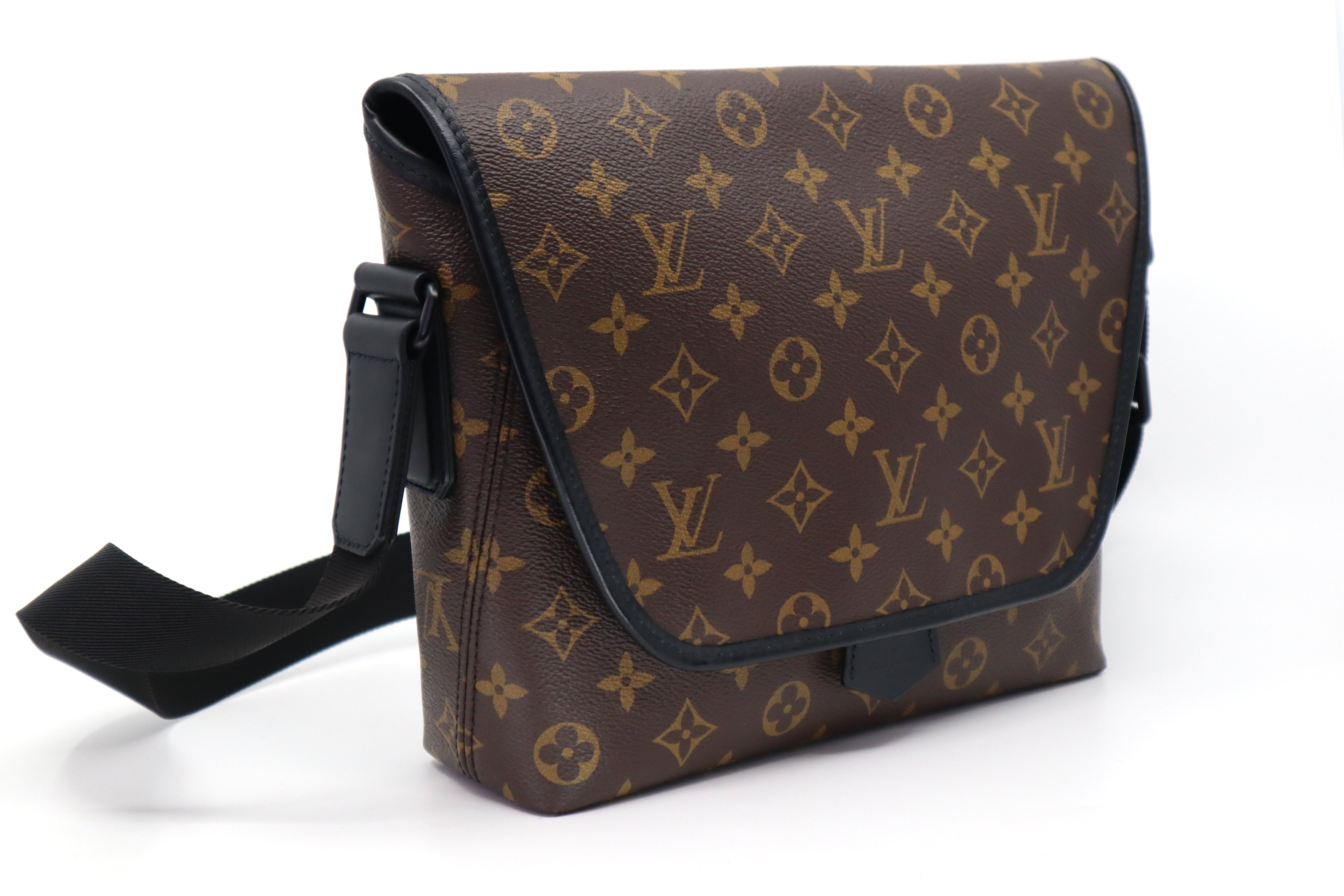 Louis Vuitton Magnetic Messenger Monogram Canvas Brown