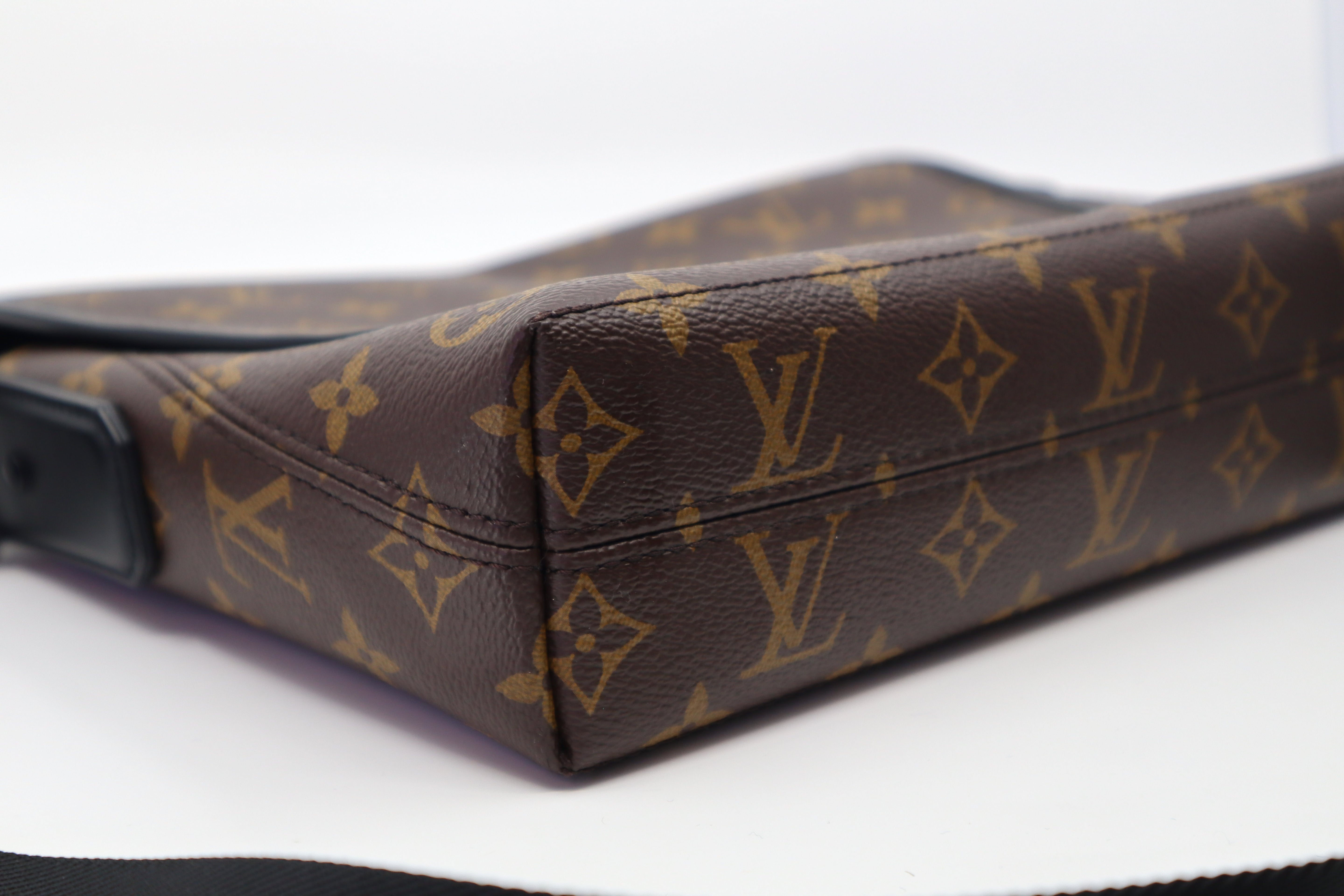 Louis Vuitton Magnetic Messenger Monogram Canvas Brown