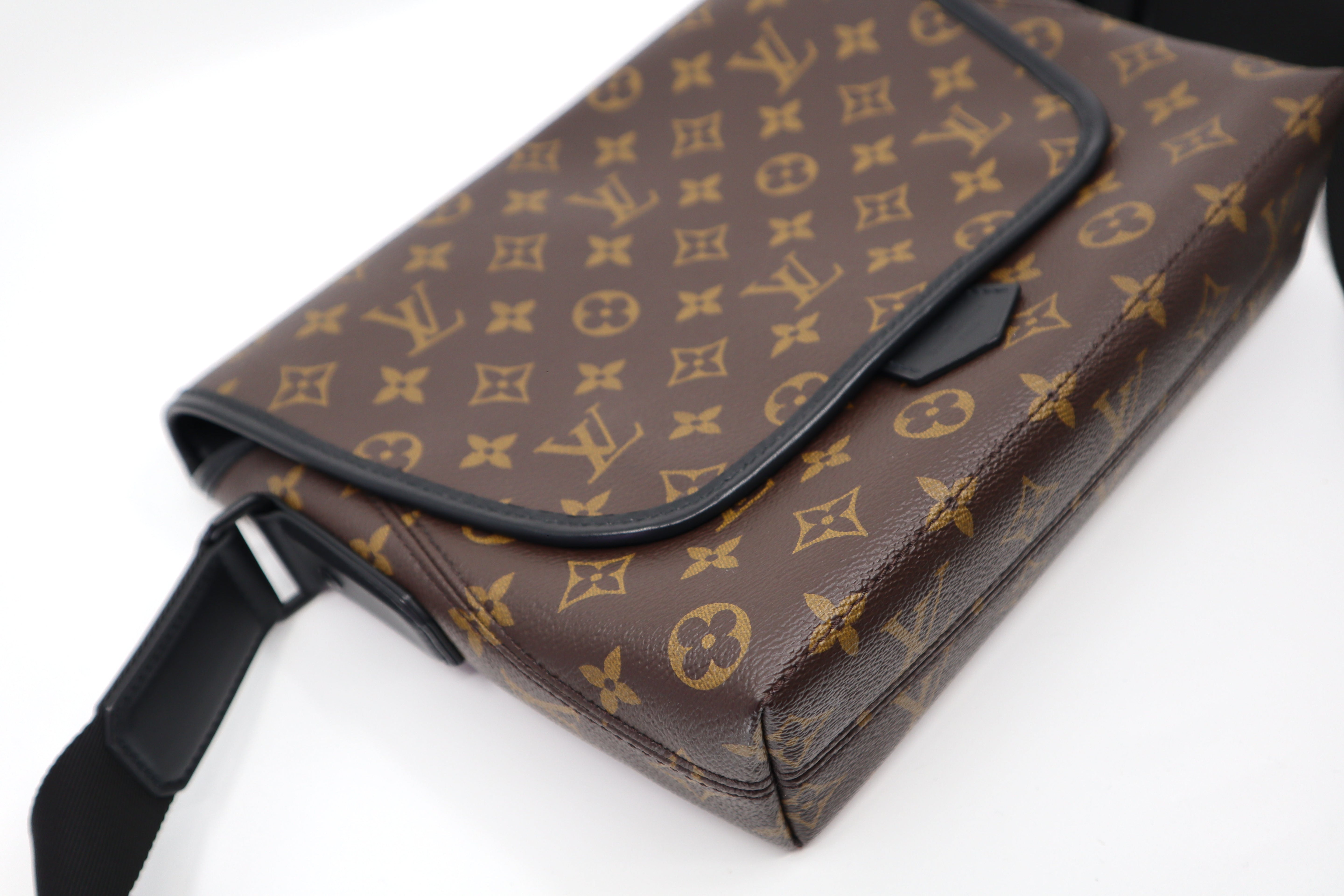 Louis Vuitton Magnetic Messenger Monogram Canvas Brown