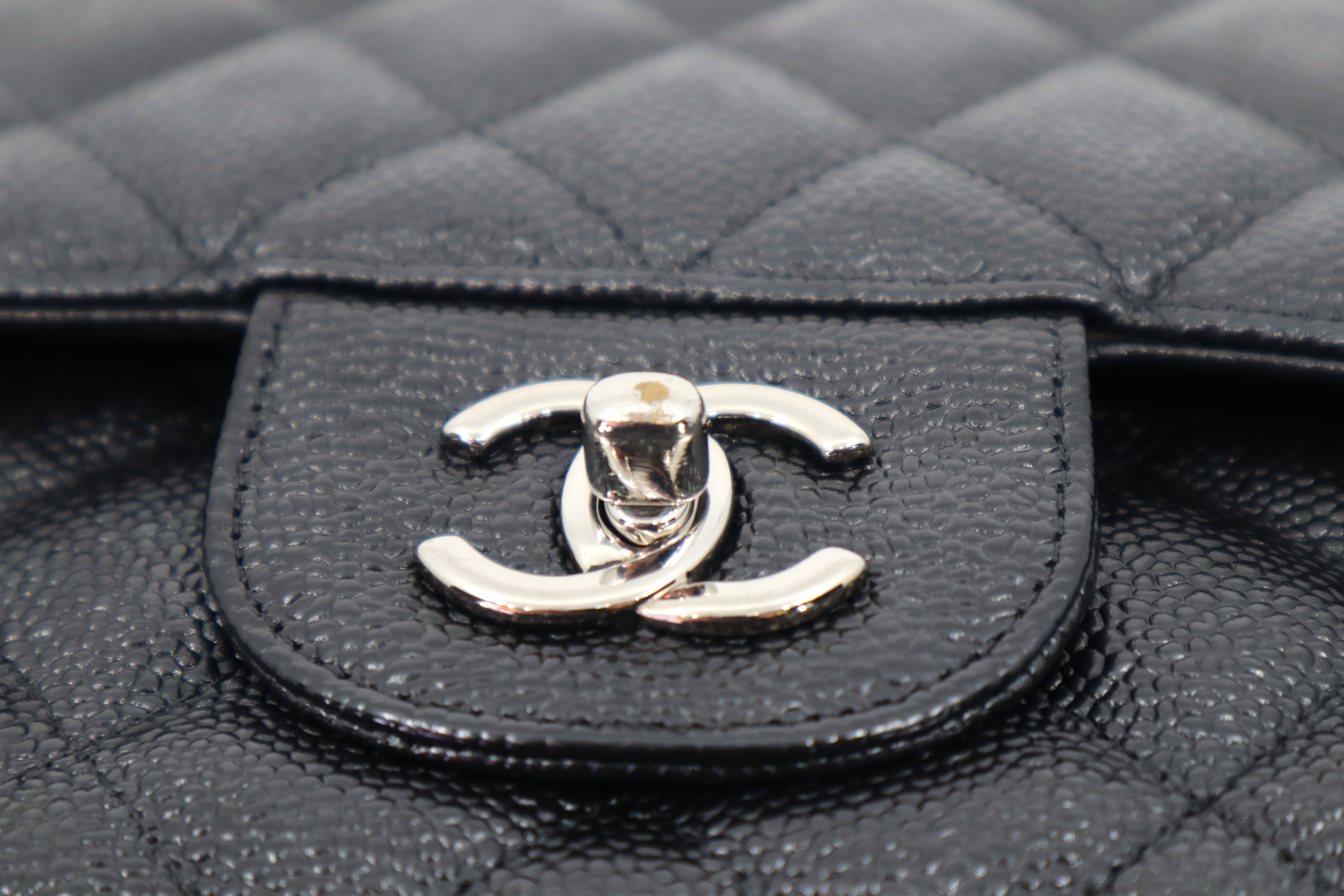 Chanel Classic Jumbo Double Flap Caviar in Silver hardware