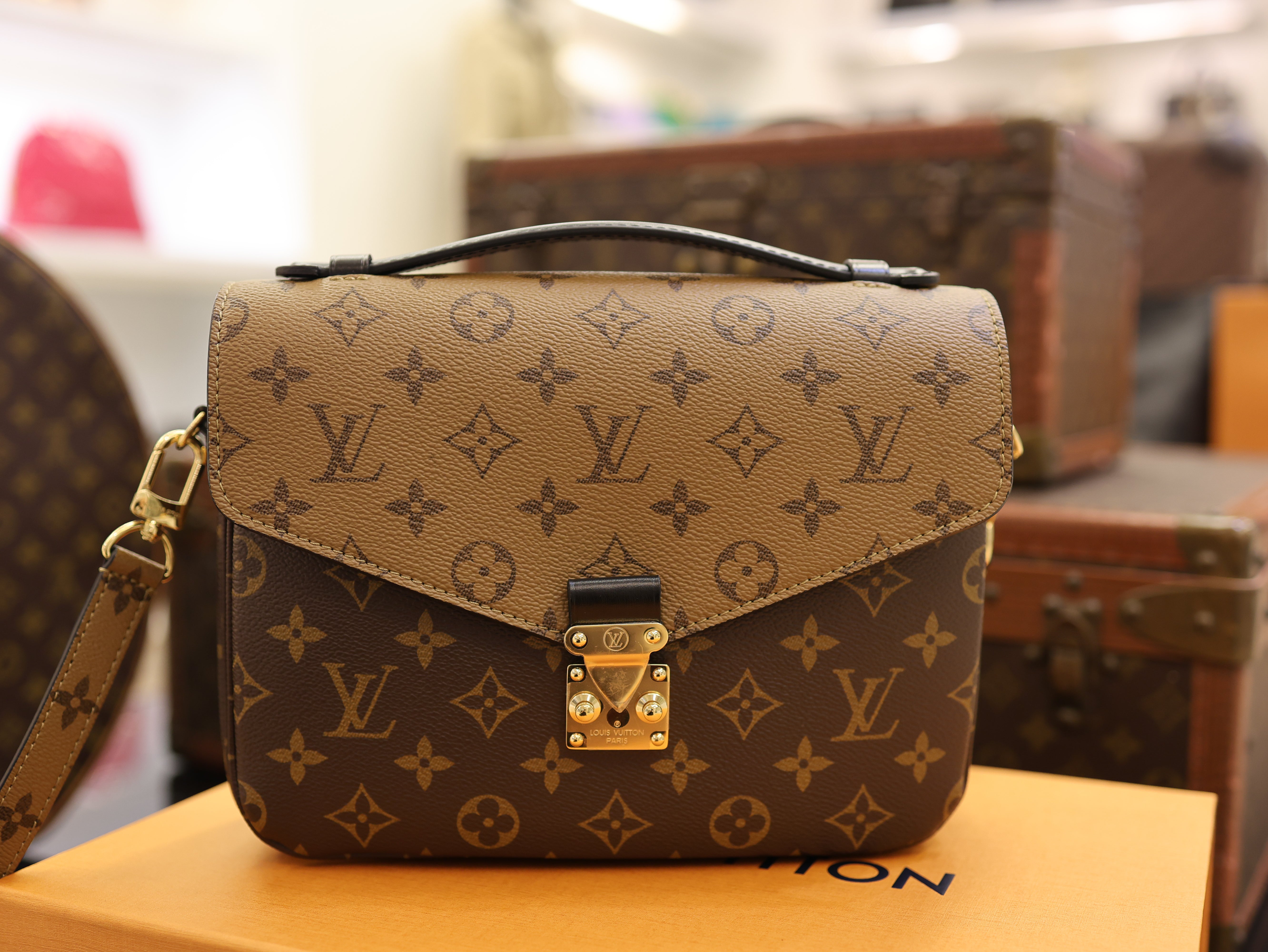 Louis Vuitton  Reverse Monogram Pochette Metis