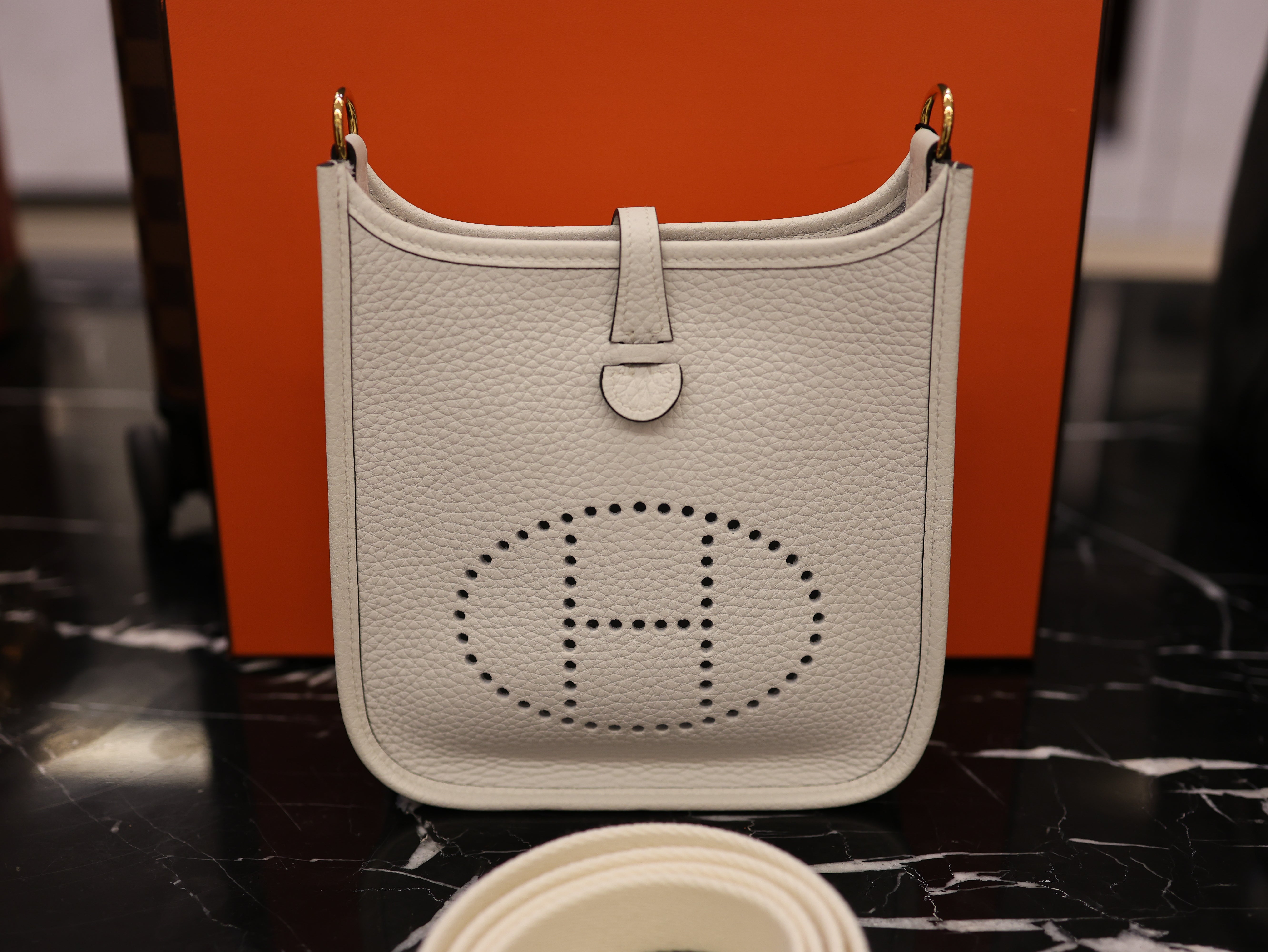 Hermes Taurillon Clemence Amazone Evelyne 16 TPM New White