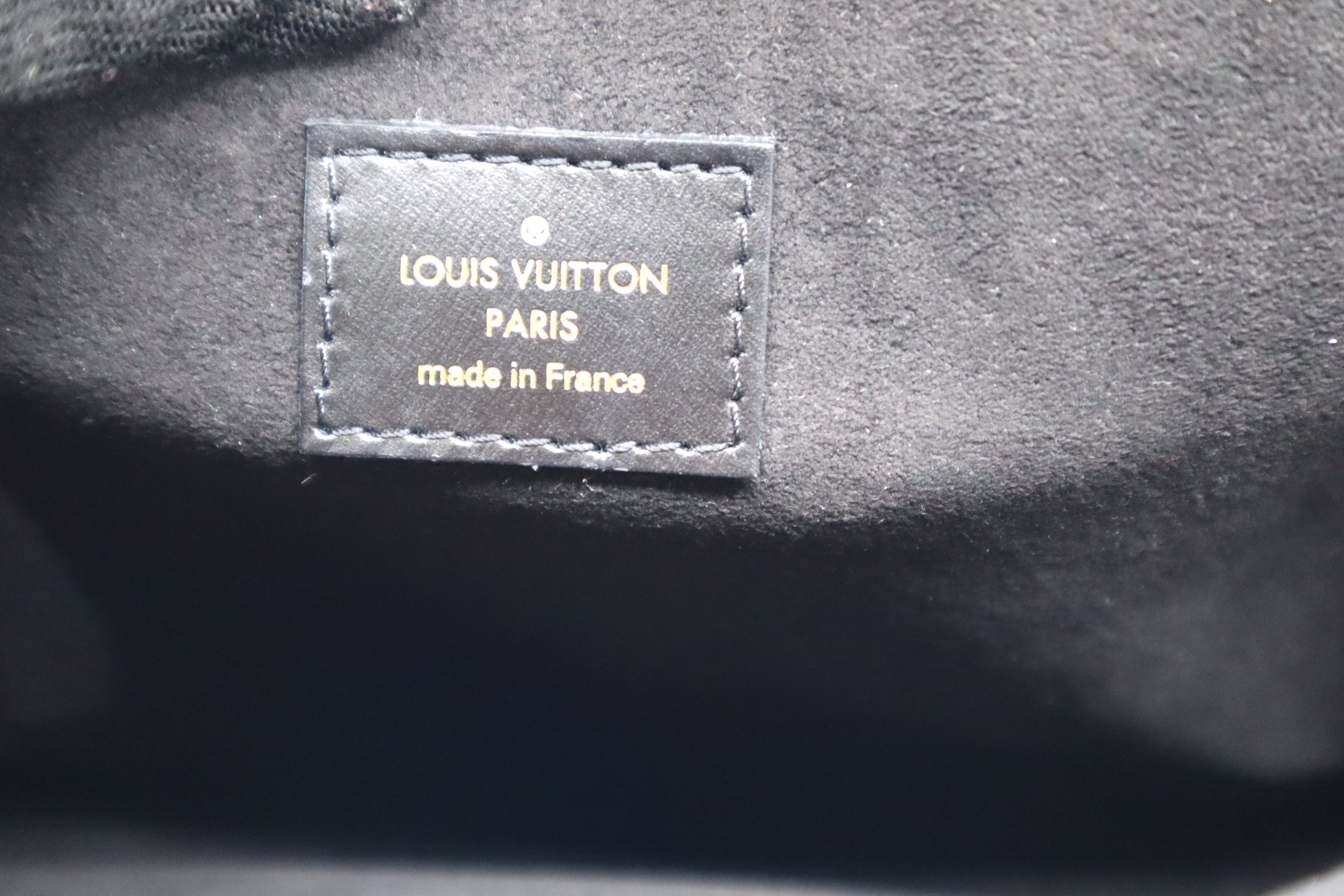 Louis Vuitton Pochette Métis