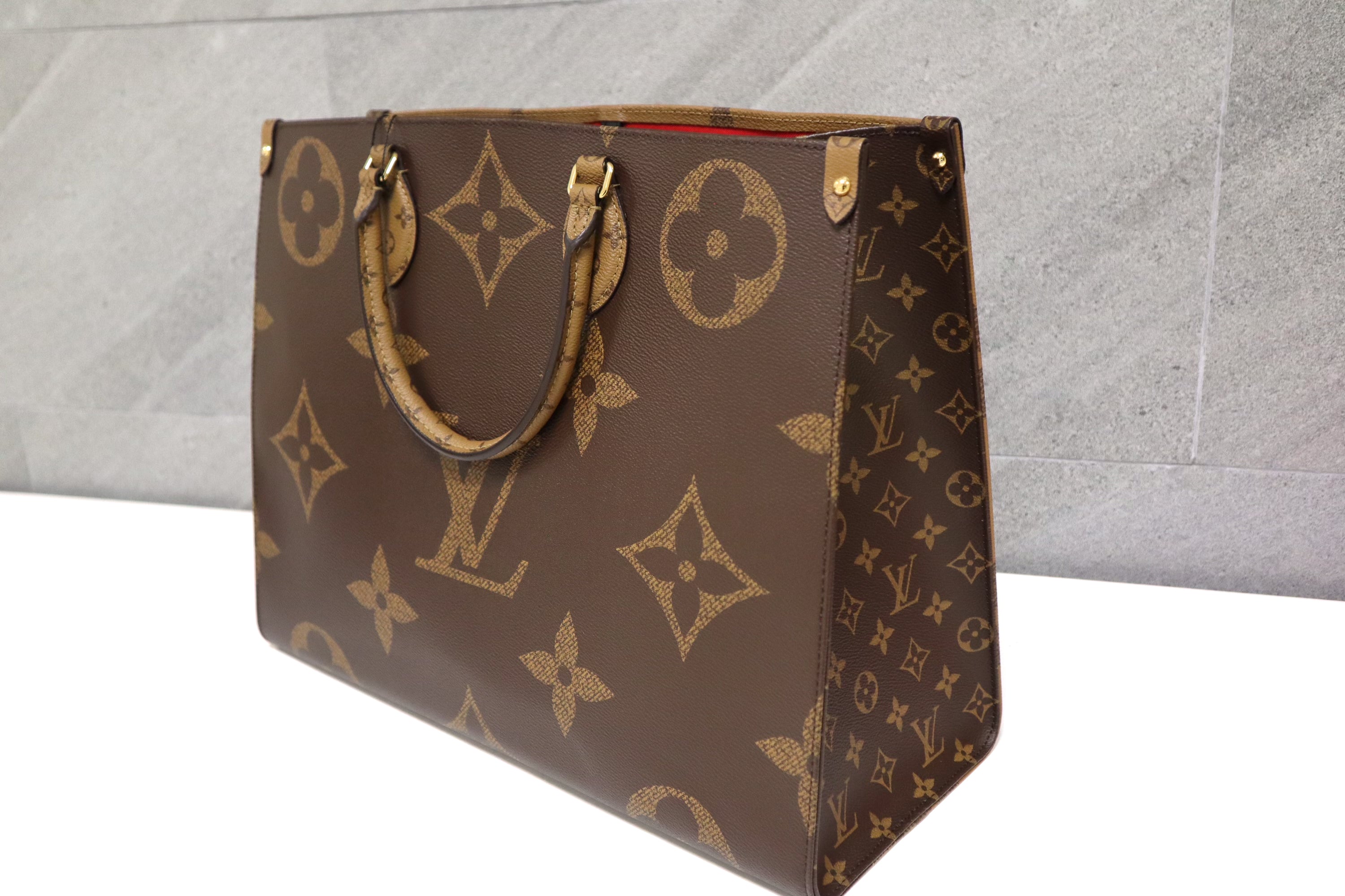 Louis Vuitton OnTheGo GM (Microchip)