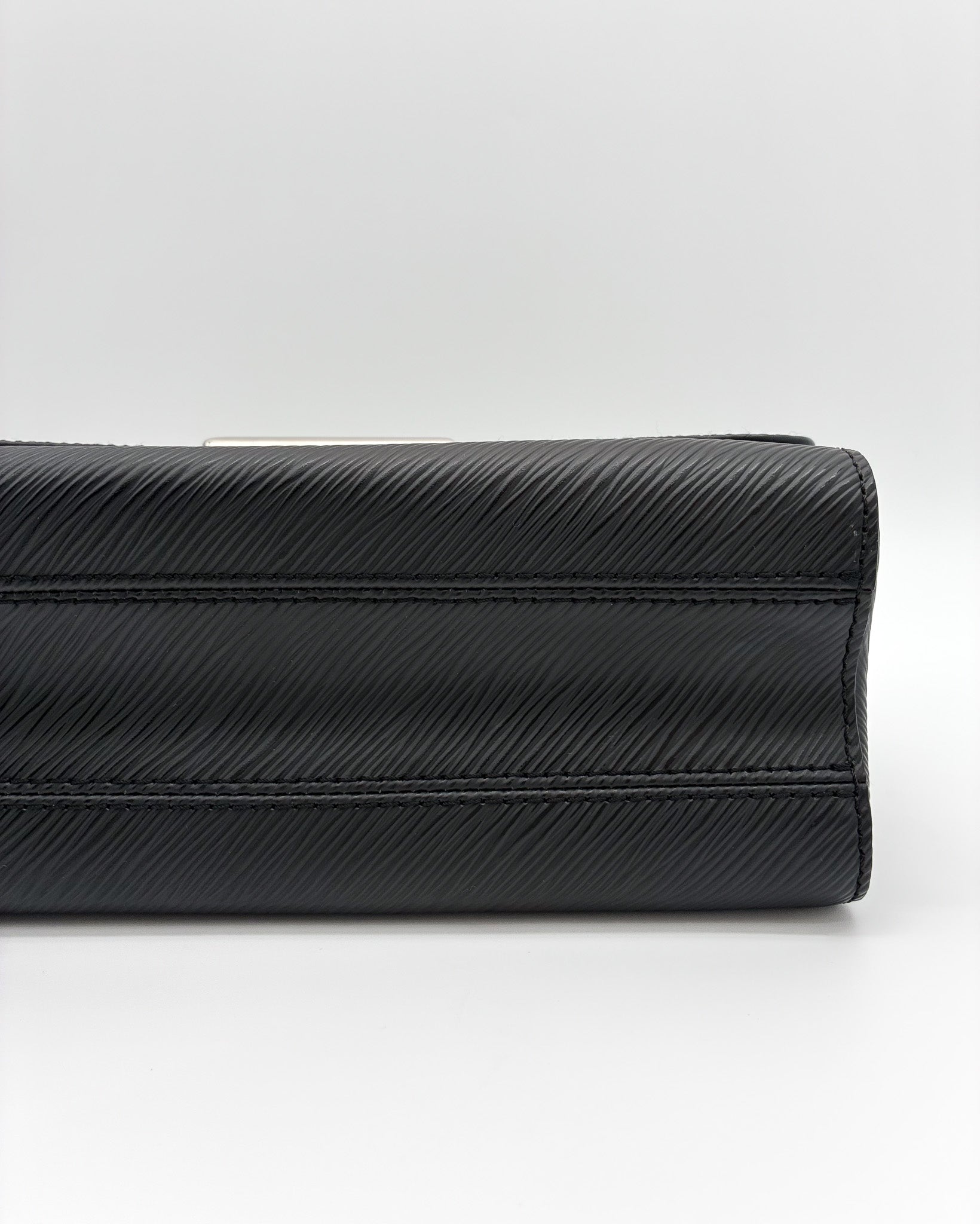 Louis Vuitton Twist Epi MM Black SHW