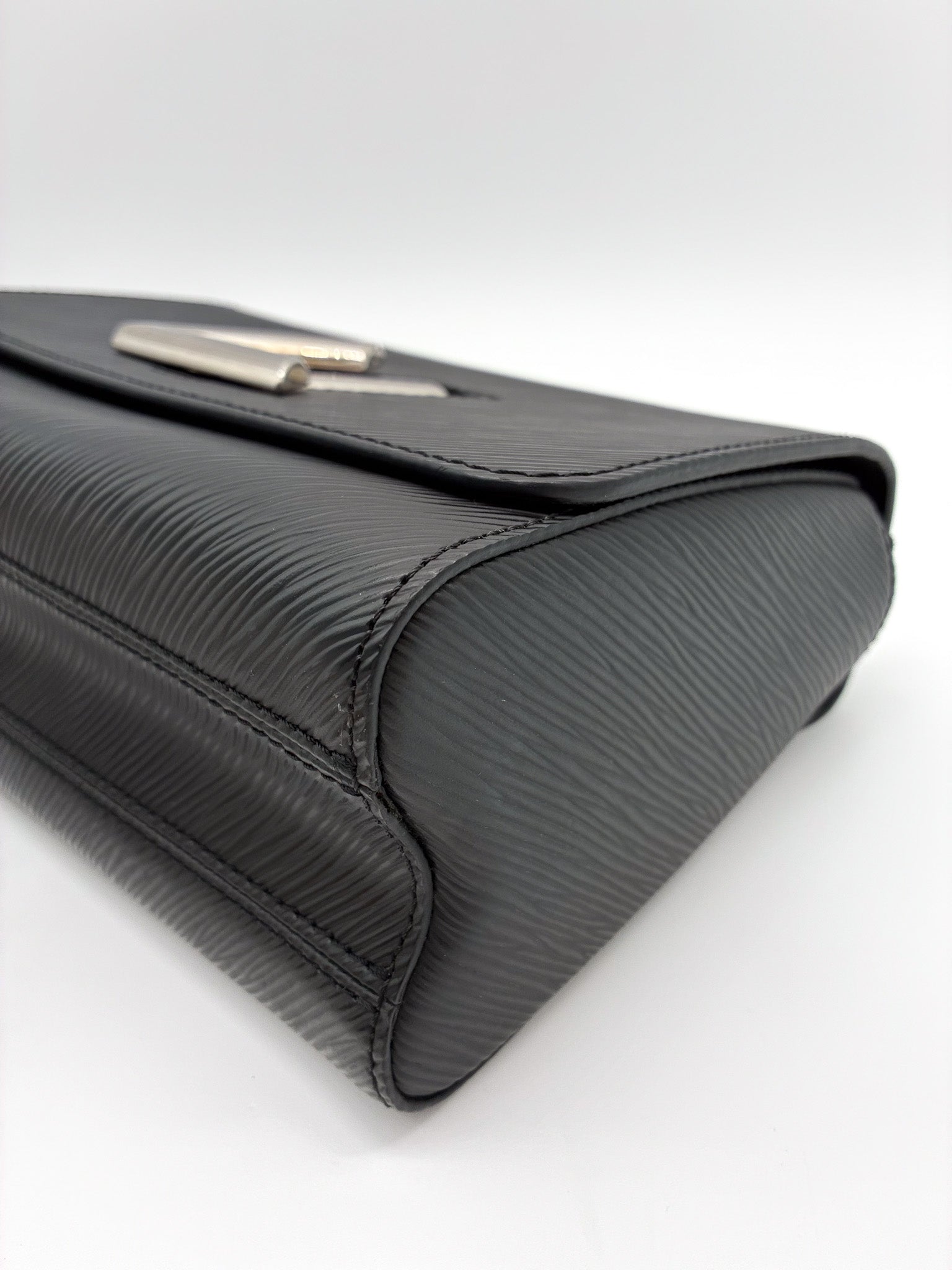 Louis Vuitton Twist Epi MM Black SHW