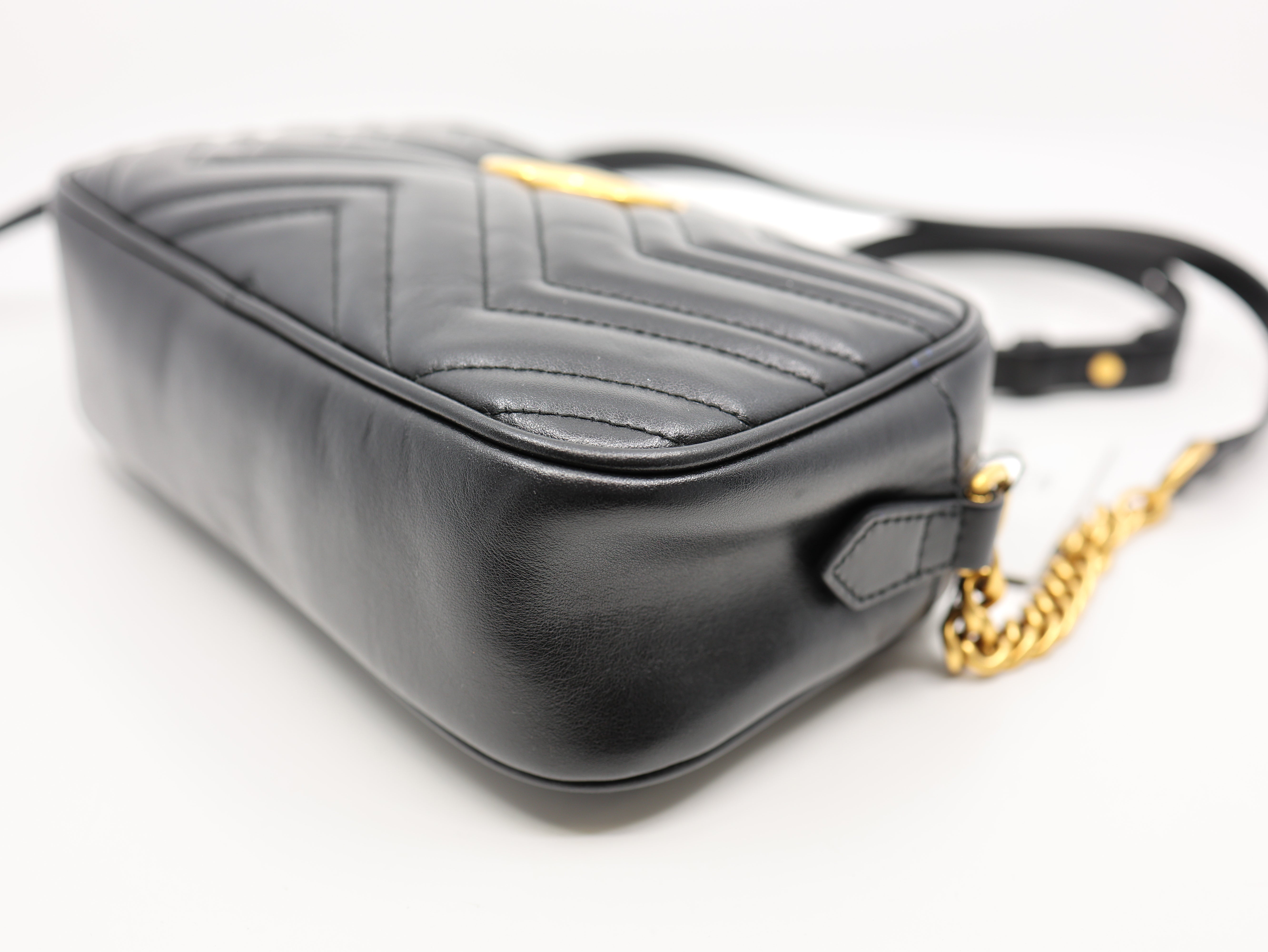 Gucci GG Marmont Chain Shoulder Bag Black  Calfskin Matelasse Small