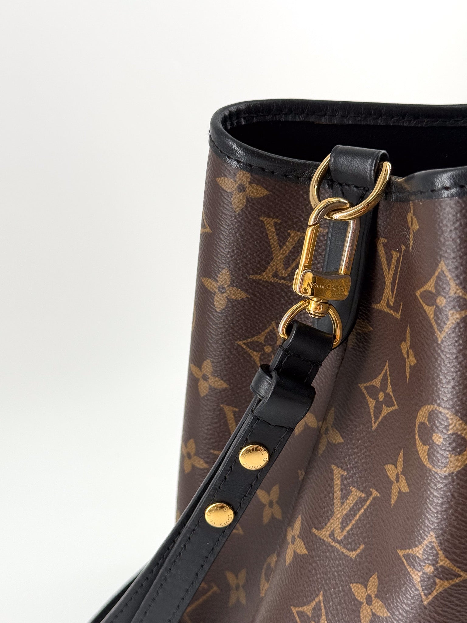 Louis Vuitton Monogram Neonoe MM Black