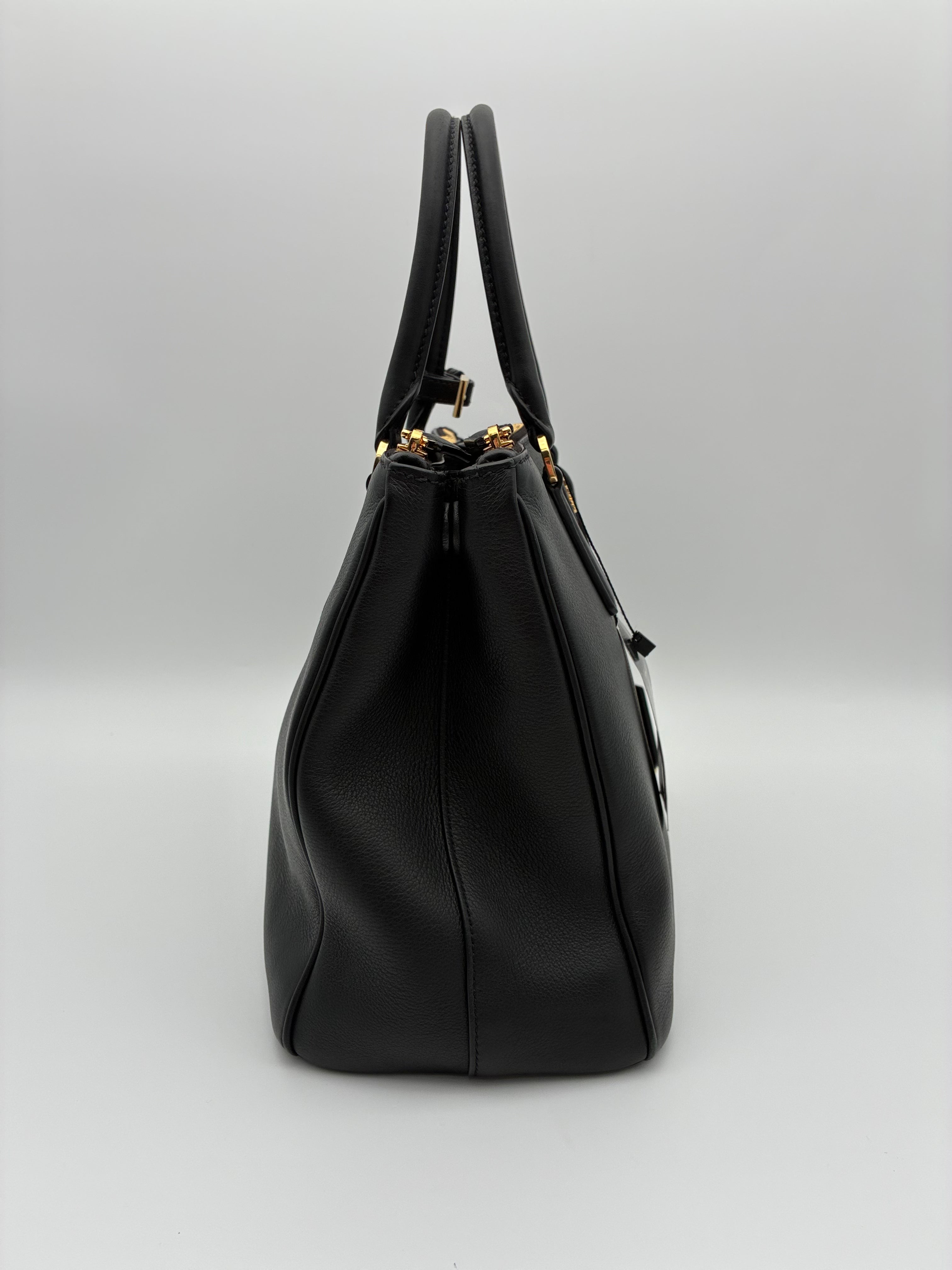 Prada Medium Galleria Tote leather Black