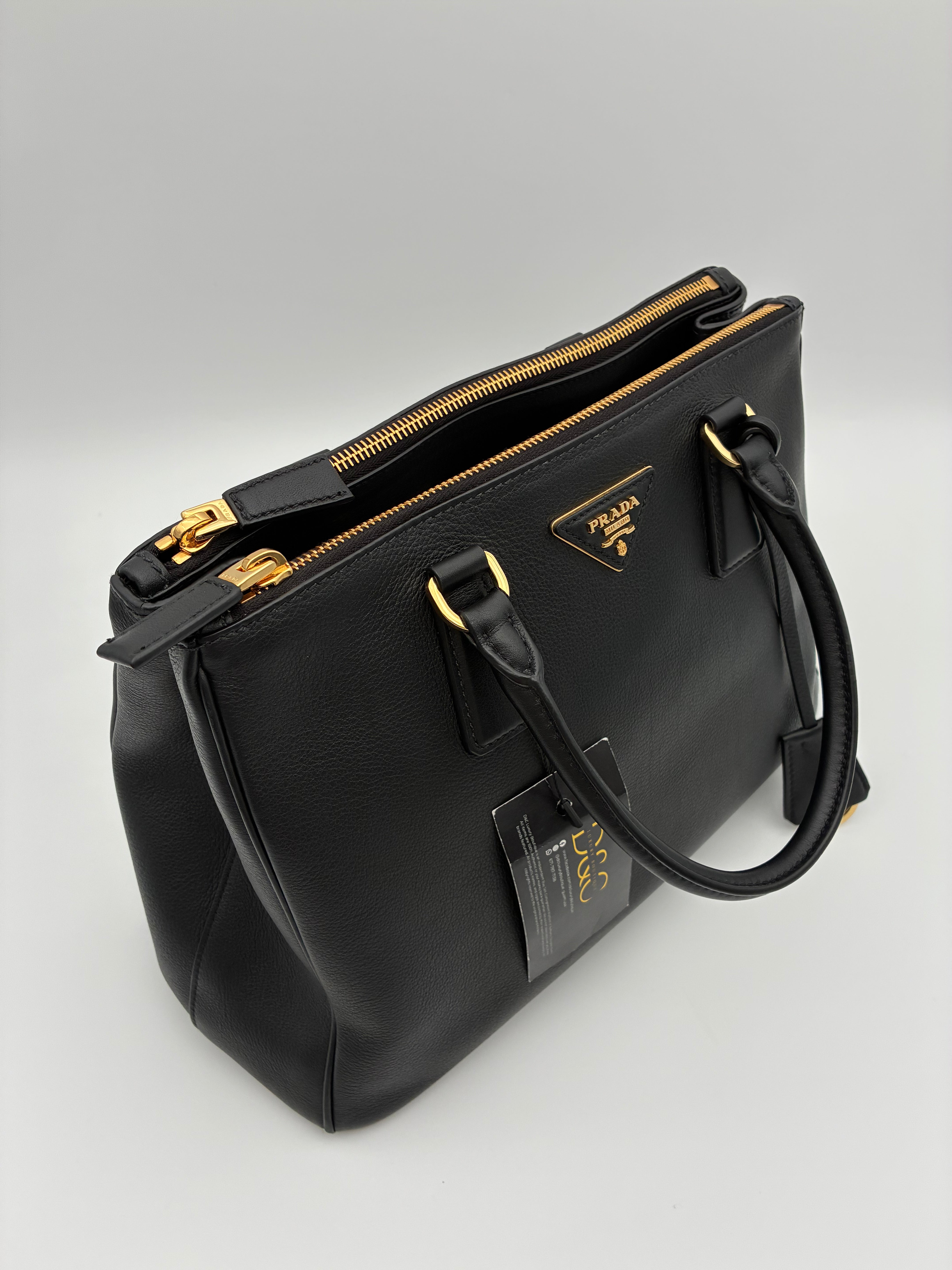 Prada Medium Galleria Tote leather Black