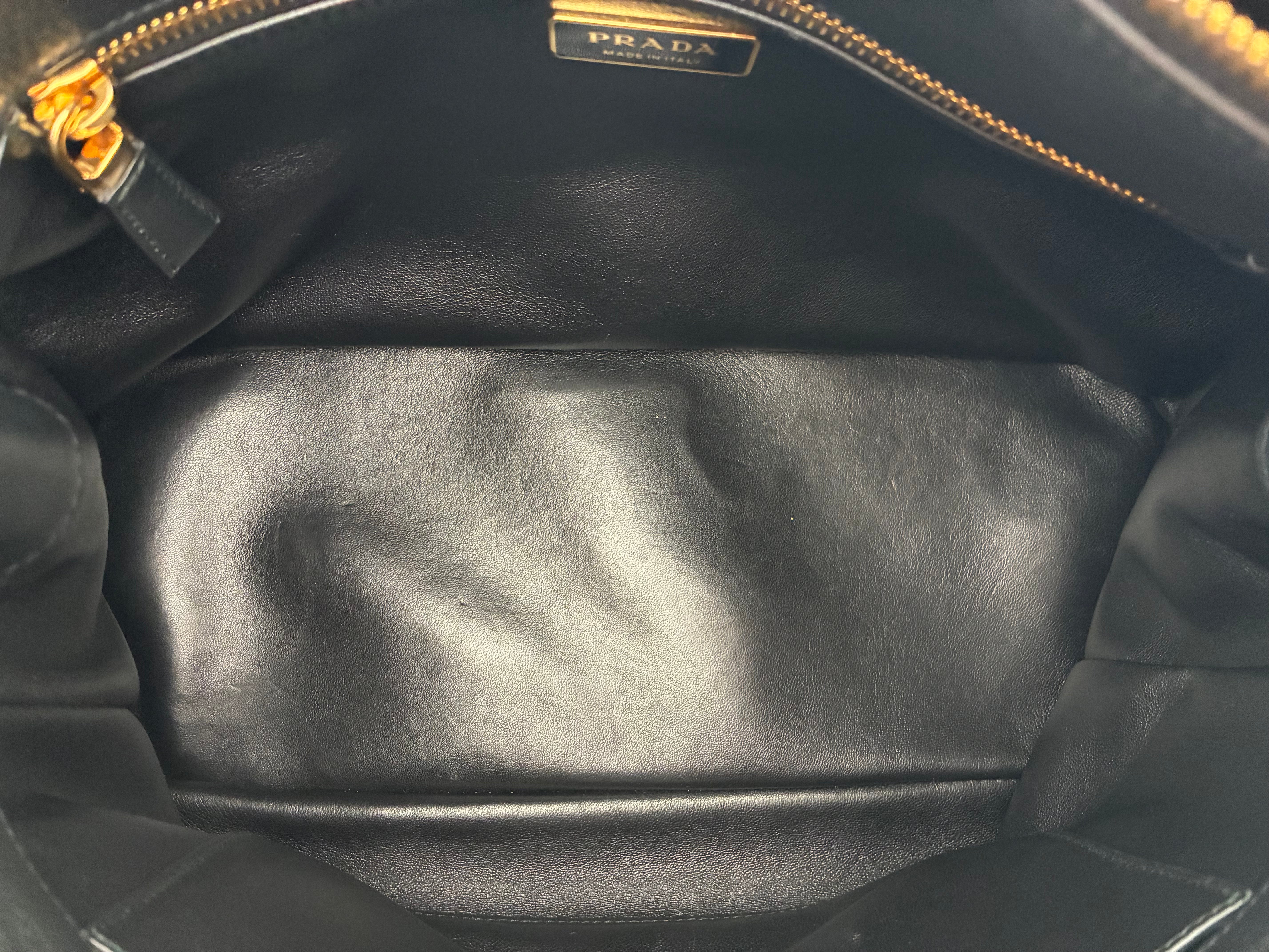 Prada Medium Galleria Tote leather Black