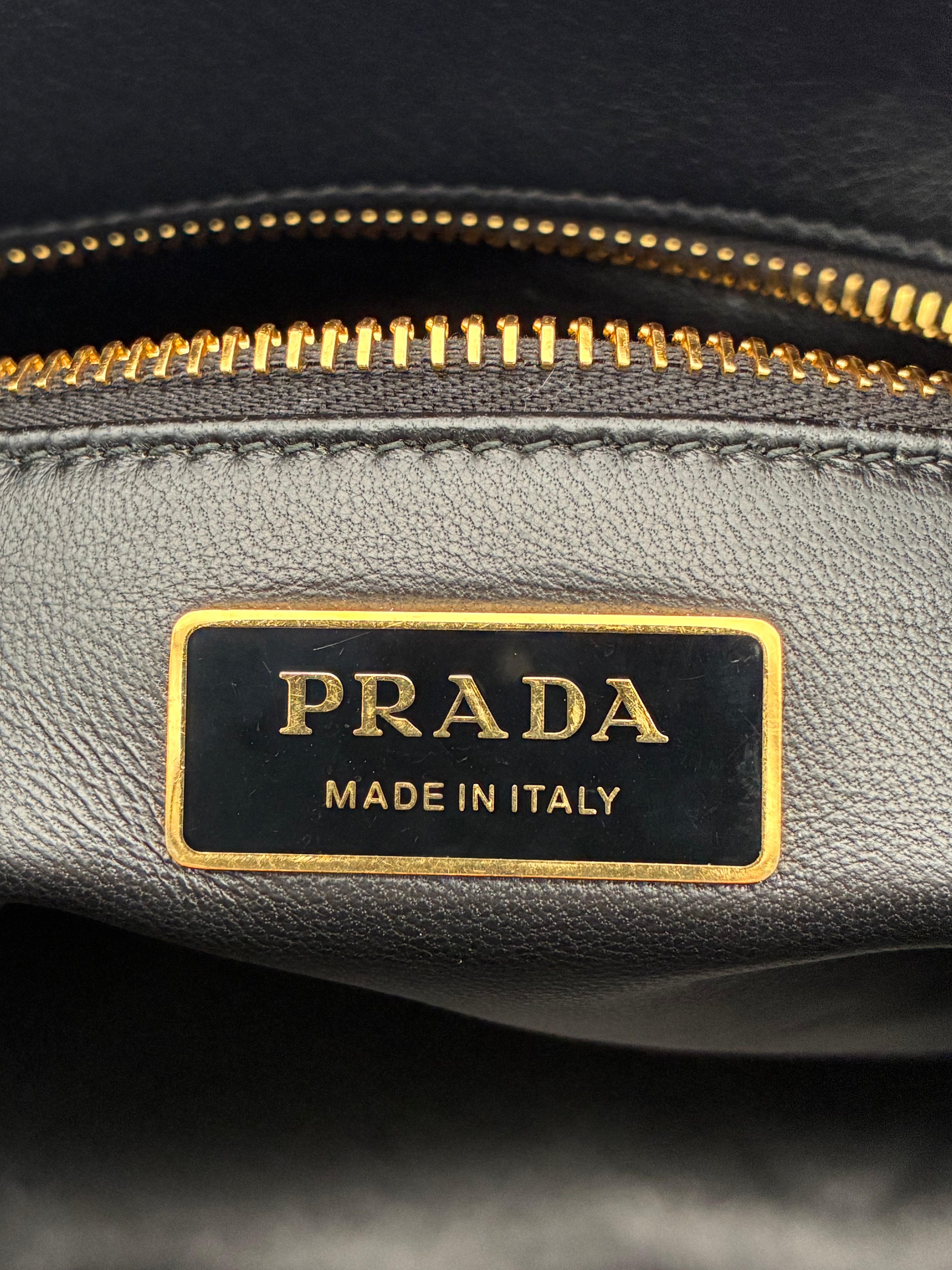 Prada Medium Galleria Tote leather Black