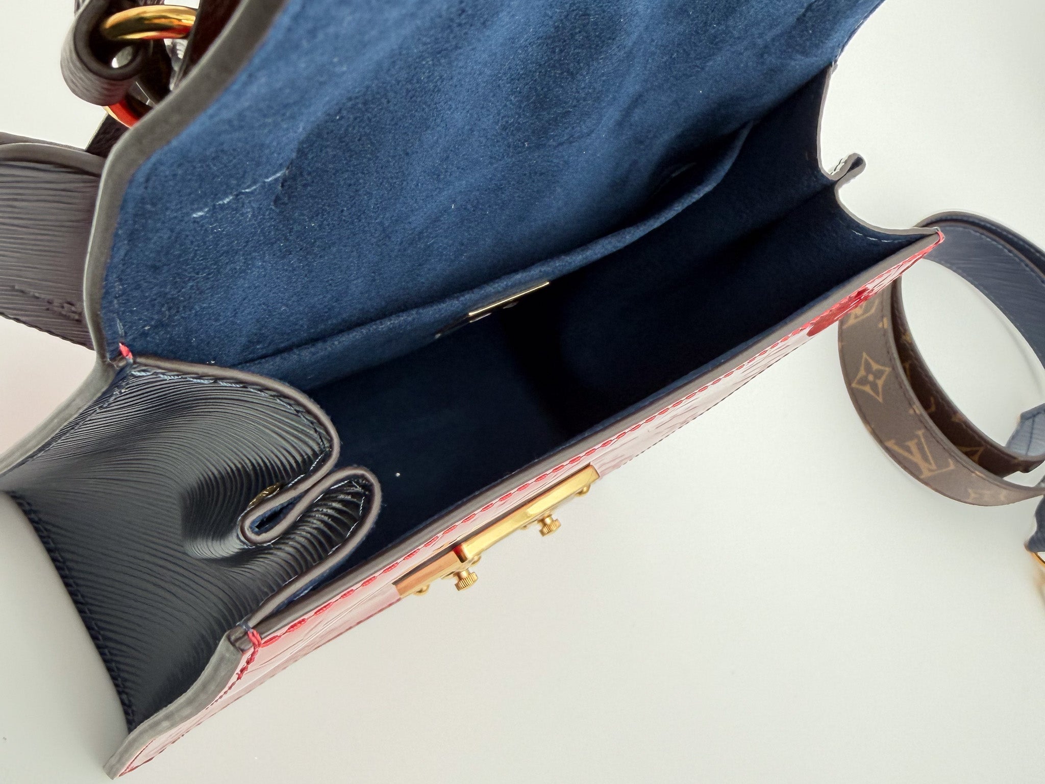 Louis Vuitton Vernis Epi Monogram Spring Street Scarlet