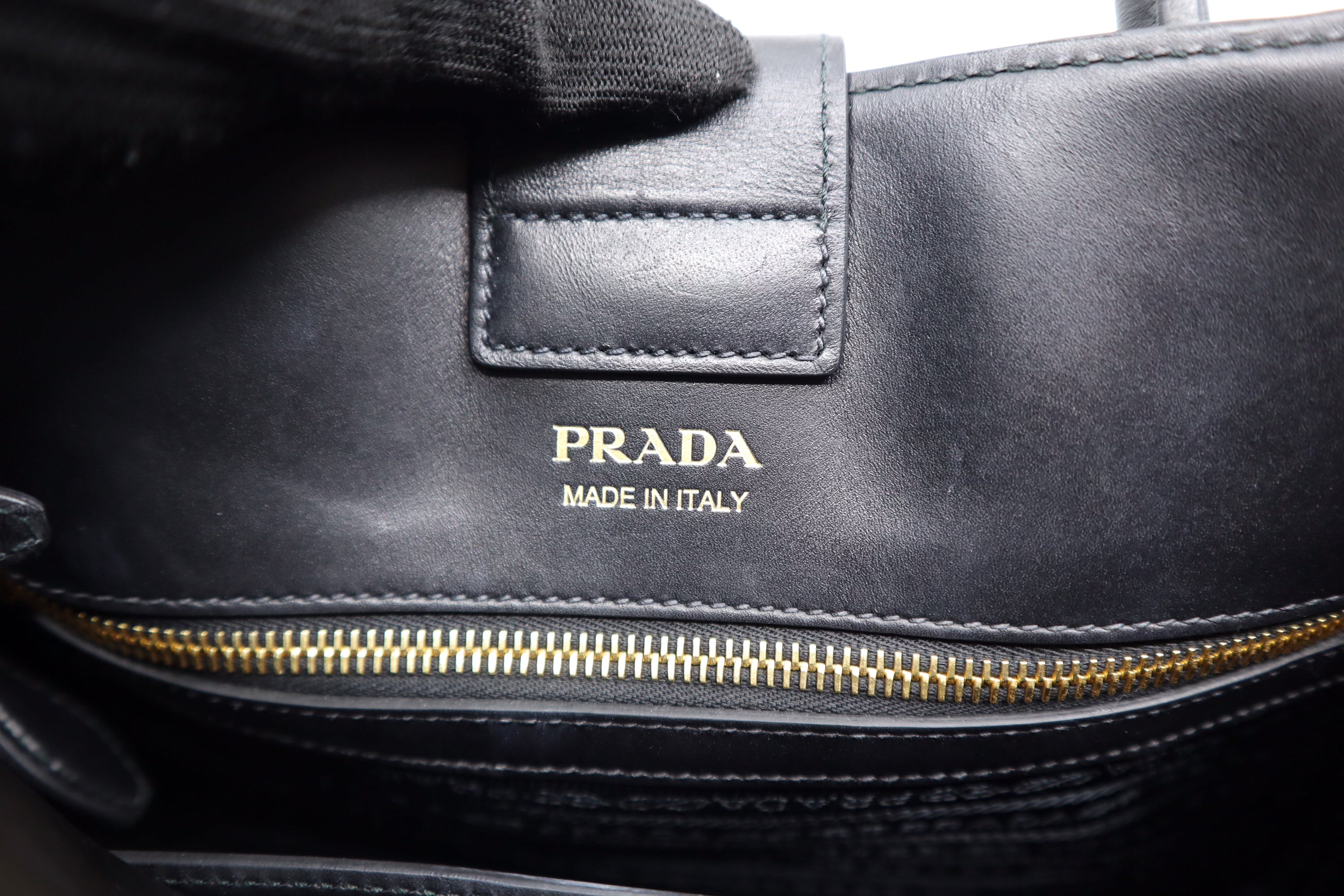 Prada City Calfskin Medium Bibliotheque tote Black